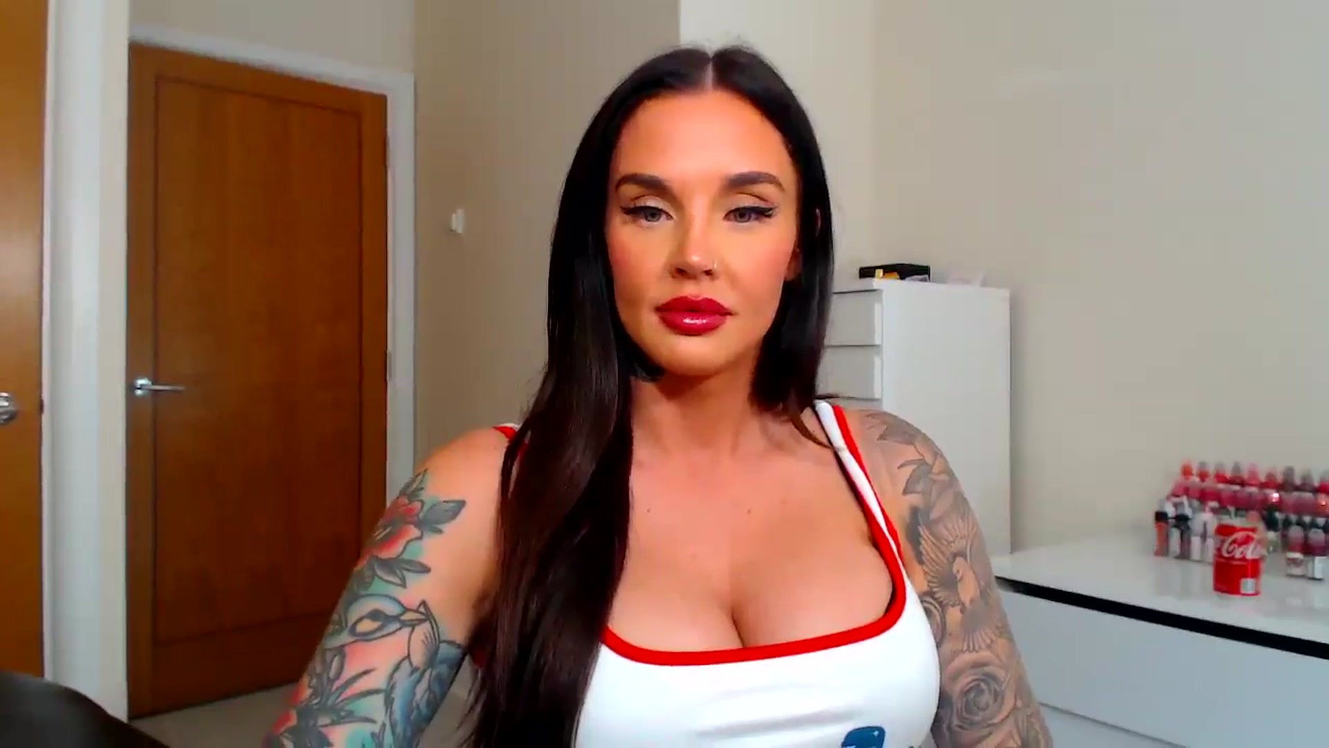 Gallery image thumbnail from teamtatt's myfreecams stream on, 09/12/2025, 14:10 image 9 of 20