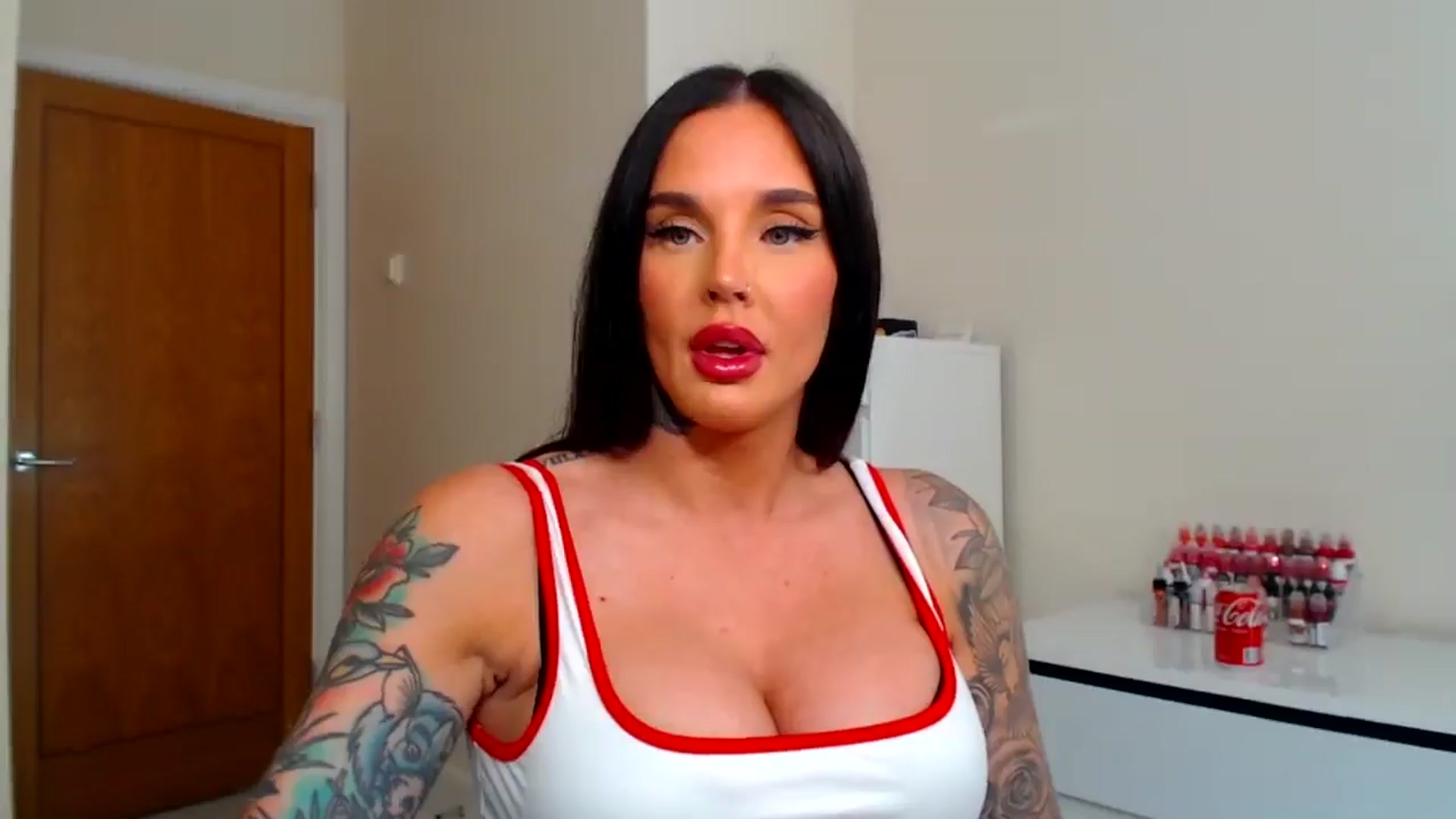 Gallery image thumbnail from teamtatt's myfreecams stream on, 09/12/2025, 14:10 image 4 of 20