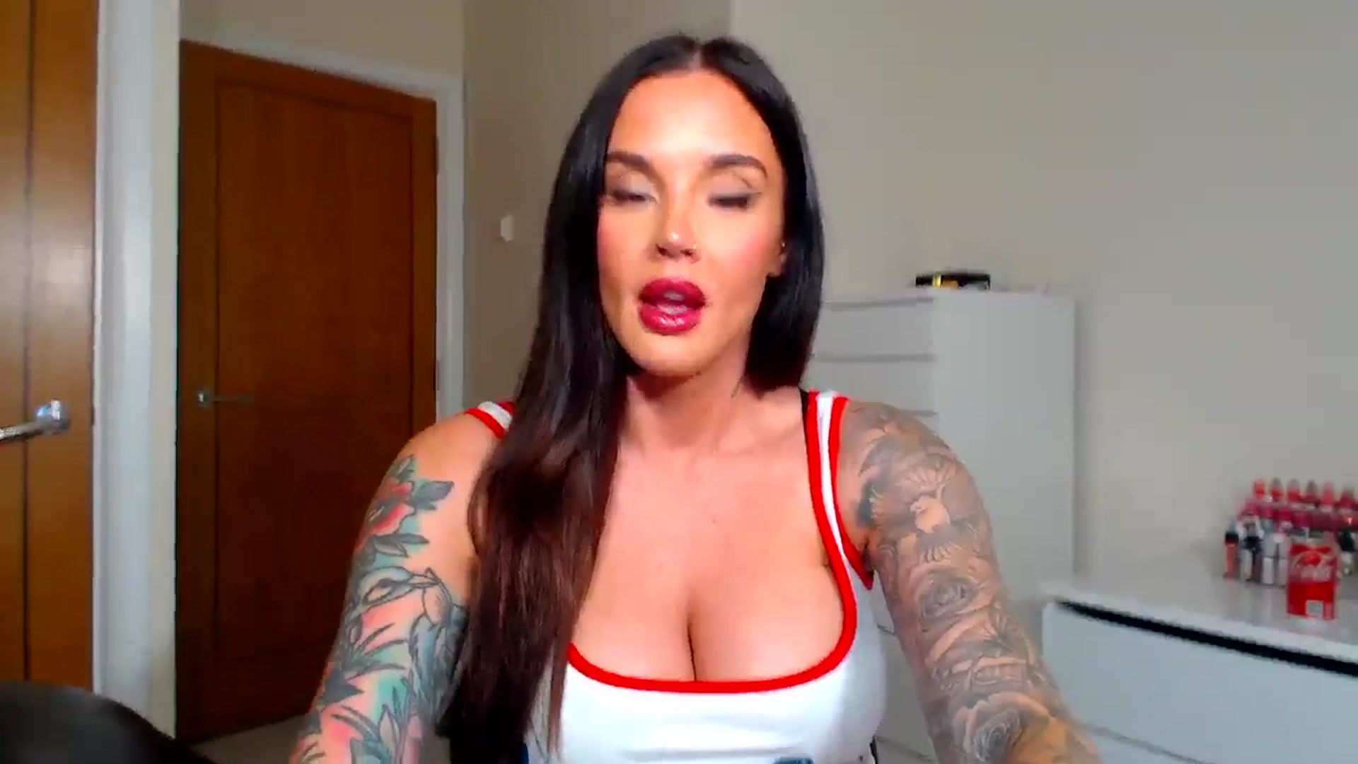 Gallery image thumbnail from teamtatt's myfreecams stream on, 09/12/2025, 14:52 image 16 of 20