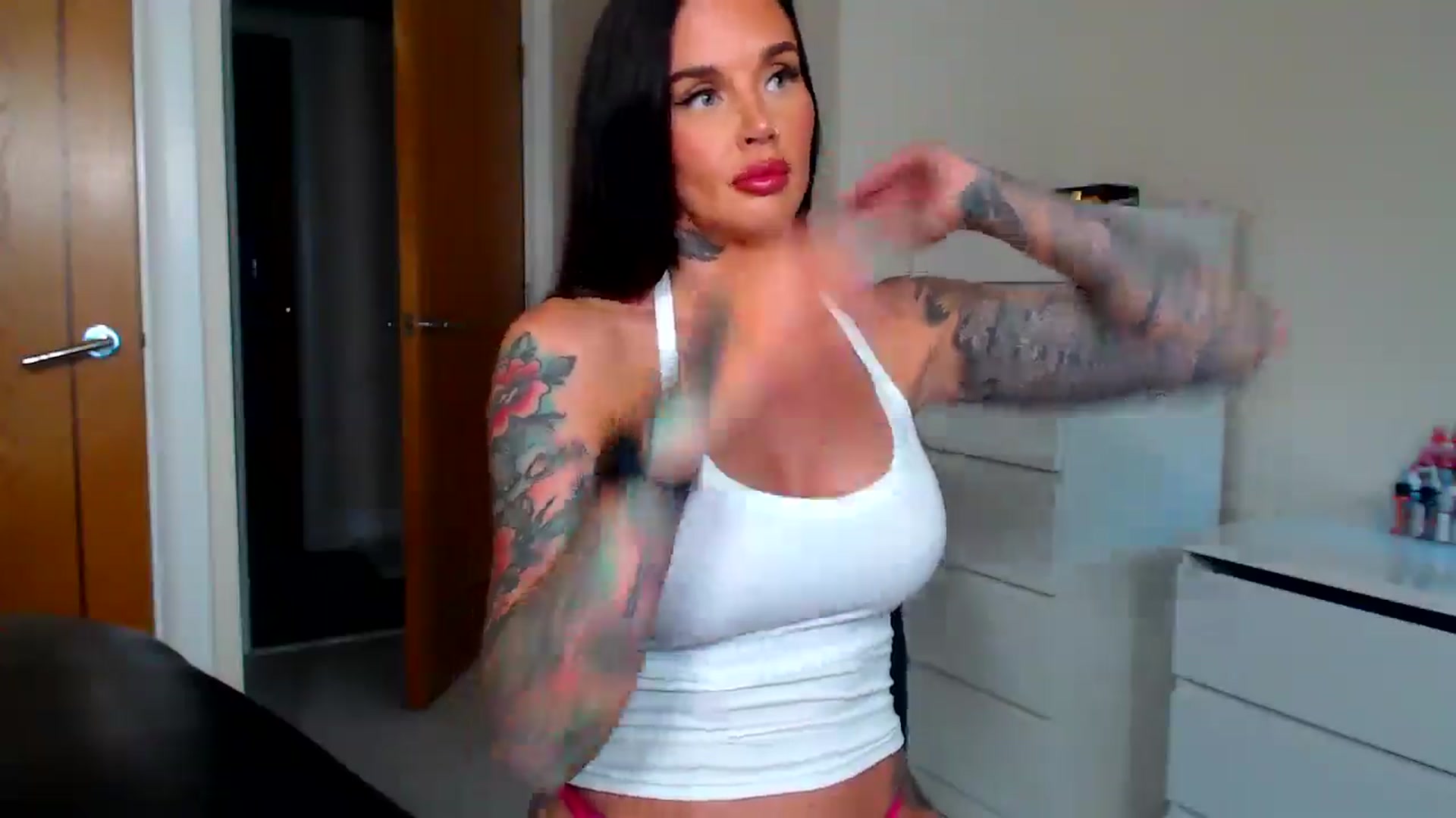 Gallery image thumbnail from teamtatt's myfreecams stream on, 09/12/2025, 17:57 image 18 of 20