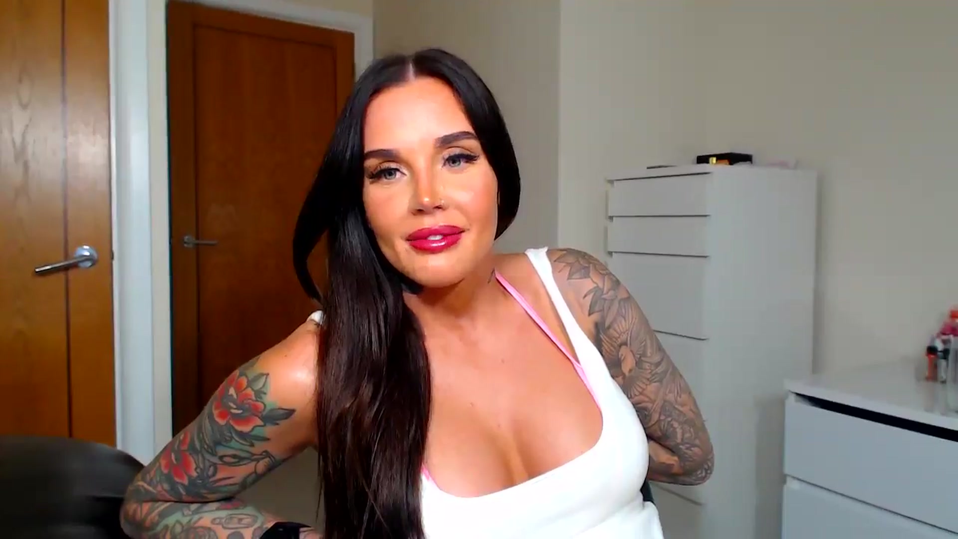 Gallery image thumbnail from teamtatt's myfreecams stream on, 09/13/2025, 20:01 image 18 of 20