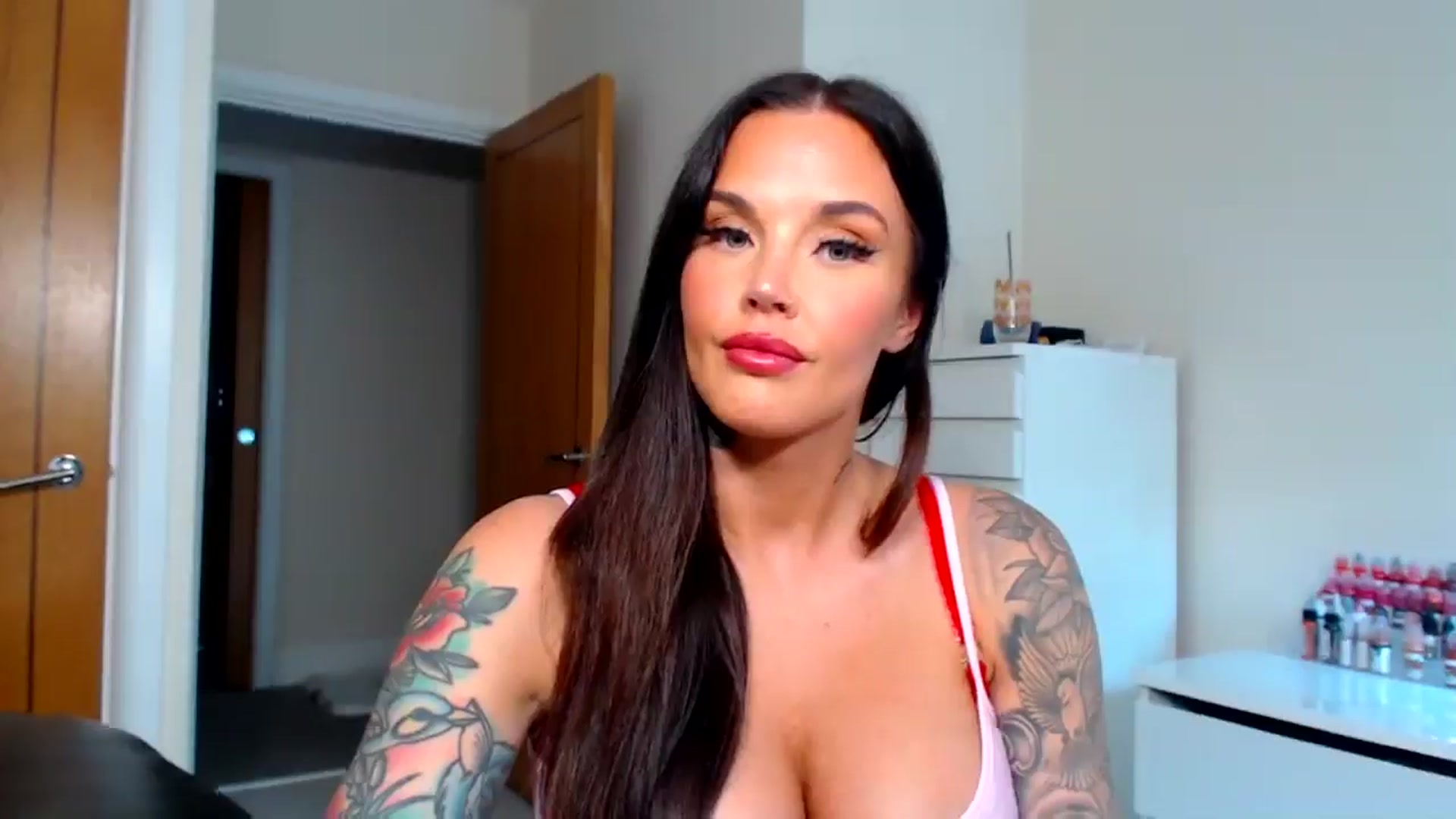 Gallery image thumbnail from teamtatt's myfreecams stream on, 09/15/2025, 13:56 image 2 of 20