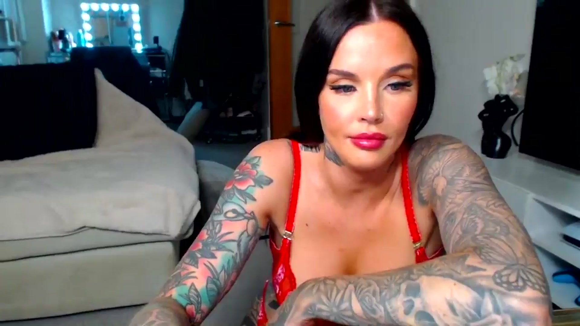 Gallery image thumbnail from teamtatt's myfreecams stream on, 09/15/2025, 16:28 image 13 of 20