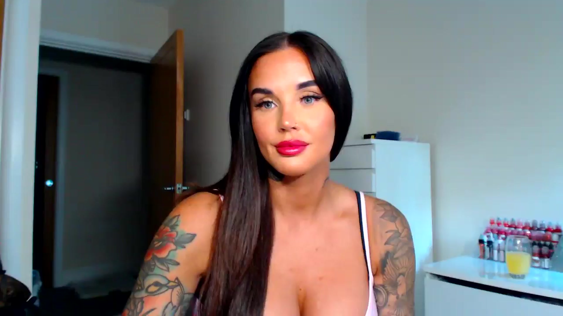 Gallery image thumbnail from teamtatt's myfreecams stream on, 09/16/2025, 17:04 image 3 of 20