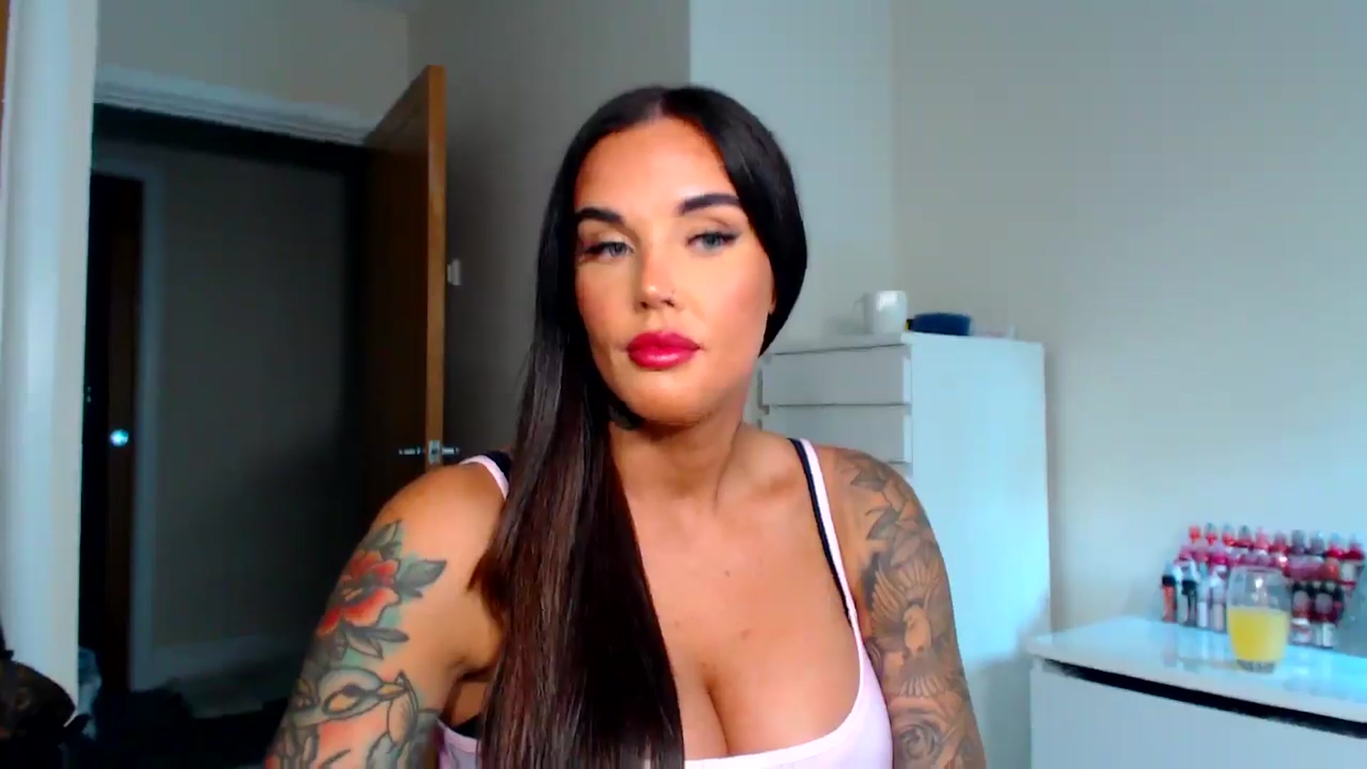 Gallery image thumbnail from teamtatt's myfreecams stream on, 09/16/2025, 17:04 image 2 of 20