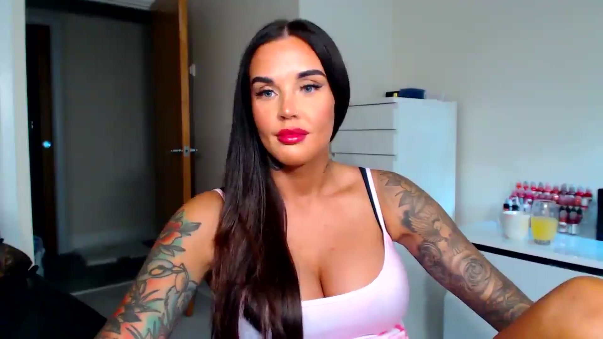 Gallery image thumbnail from teamtatt's myfreecams stream on, 09/16/2025, 17:04 image 20 of 20