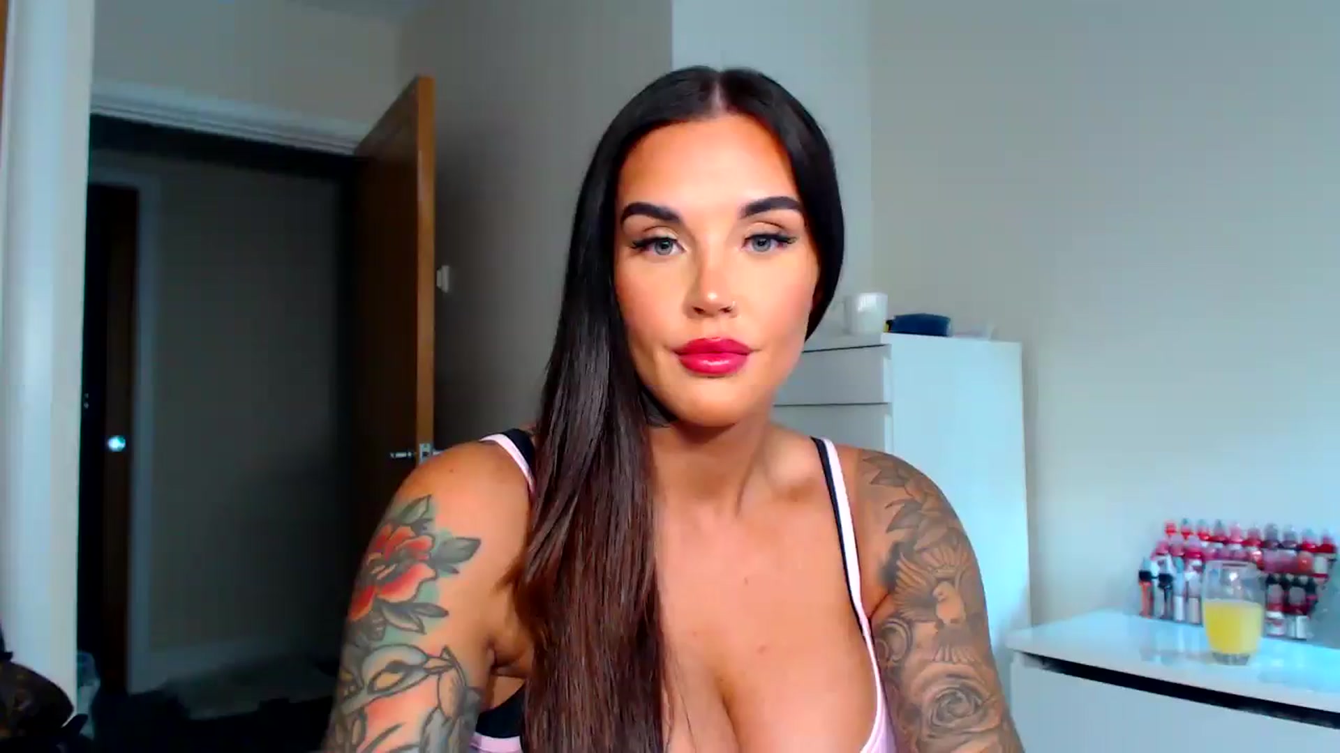 Gallery image thumbnail from teamtatt's myfreecams stream on, 09/16/2025, 17:04 image 1 of 20