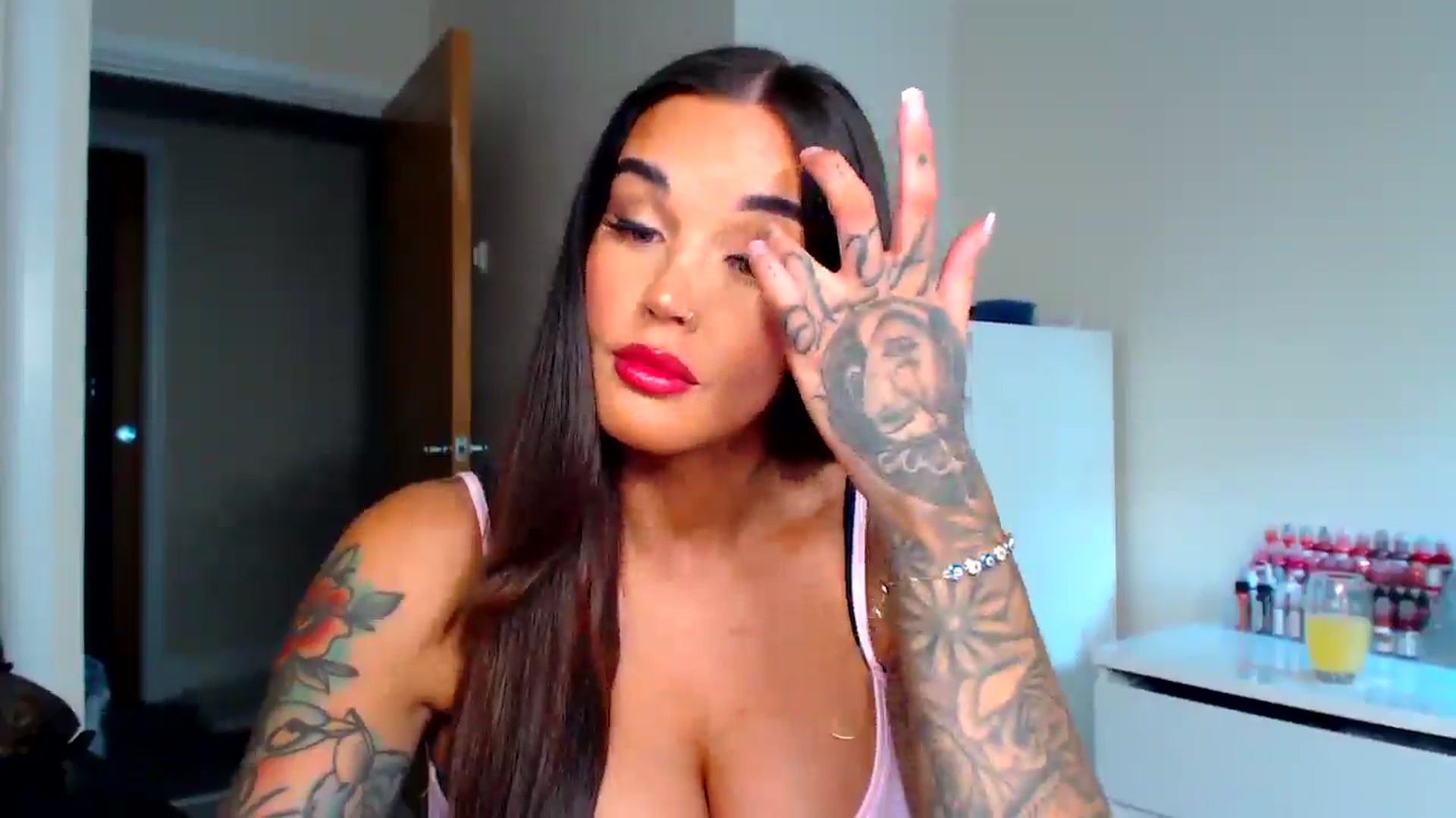Gallery image thumbnail from teamtatt's myfreecams stream on, 09/16/2025, 17:04 image 4 of 20