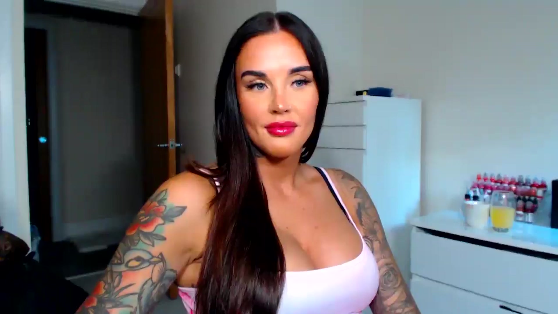 Gallery image thumbnail from teamtatt's myfreecams stream on, 09/16/2025, 17:04 image 11 of 20