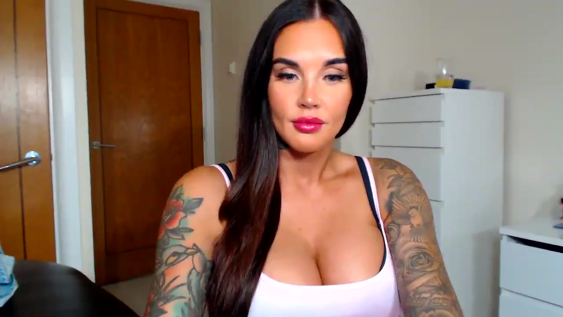 Gallery image thumbnail from teamtatt's myfreecams stream on, 09/16/2025, 20:36 image 18 of 20