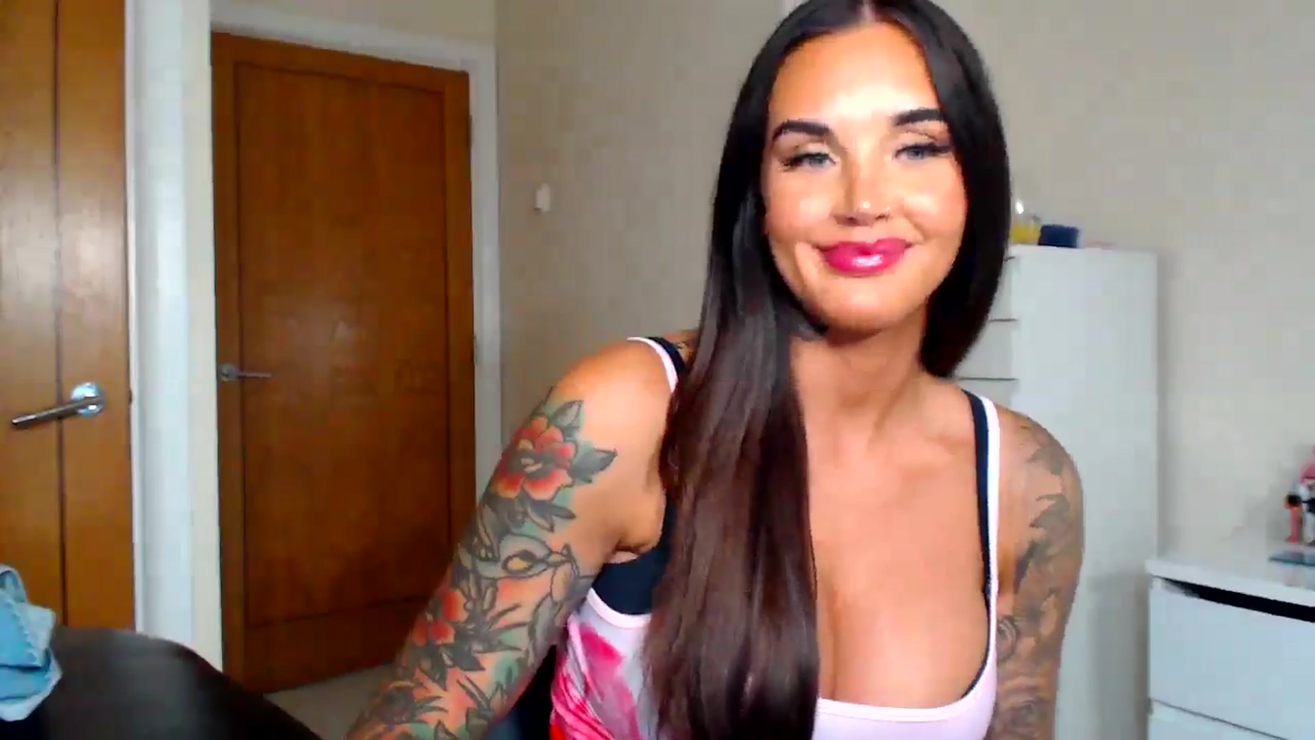 Gallery image thumbnail from teamtatt's myfreecams stream on, 09/16/2025, 20:36 image 7 of 20