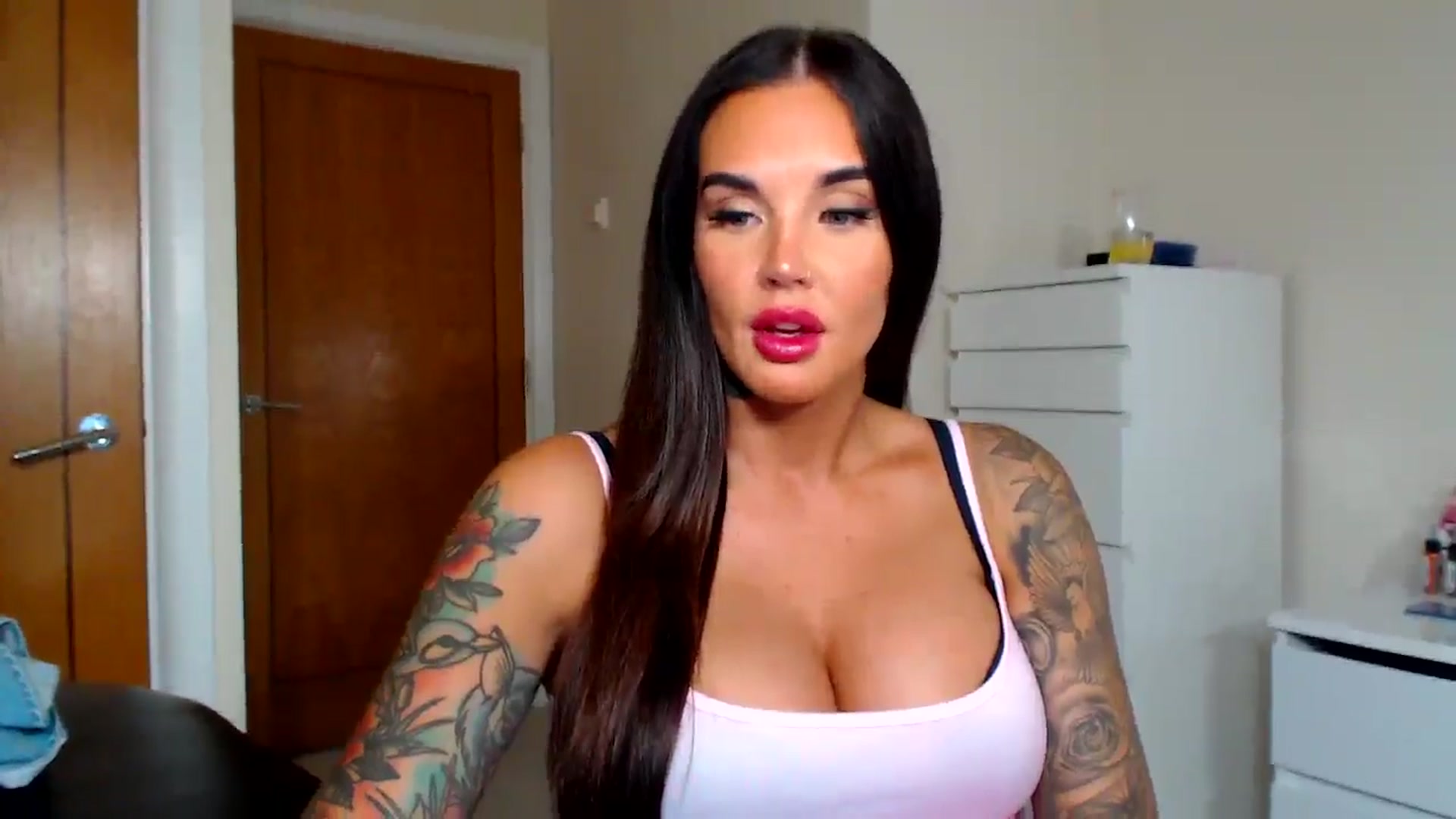 Gallery image thumbnail from teamtatt's myfreecams stream on, 09/16/2025, 20:36 image 10 of 20