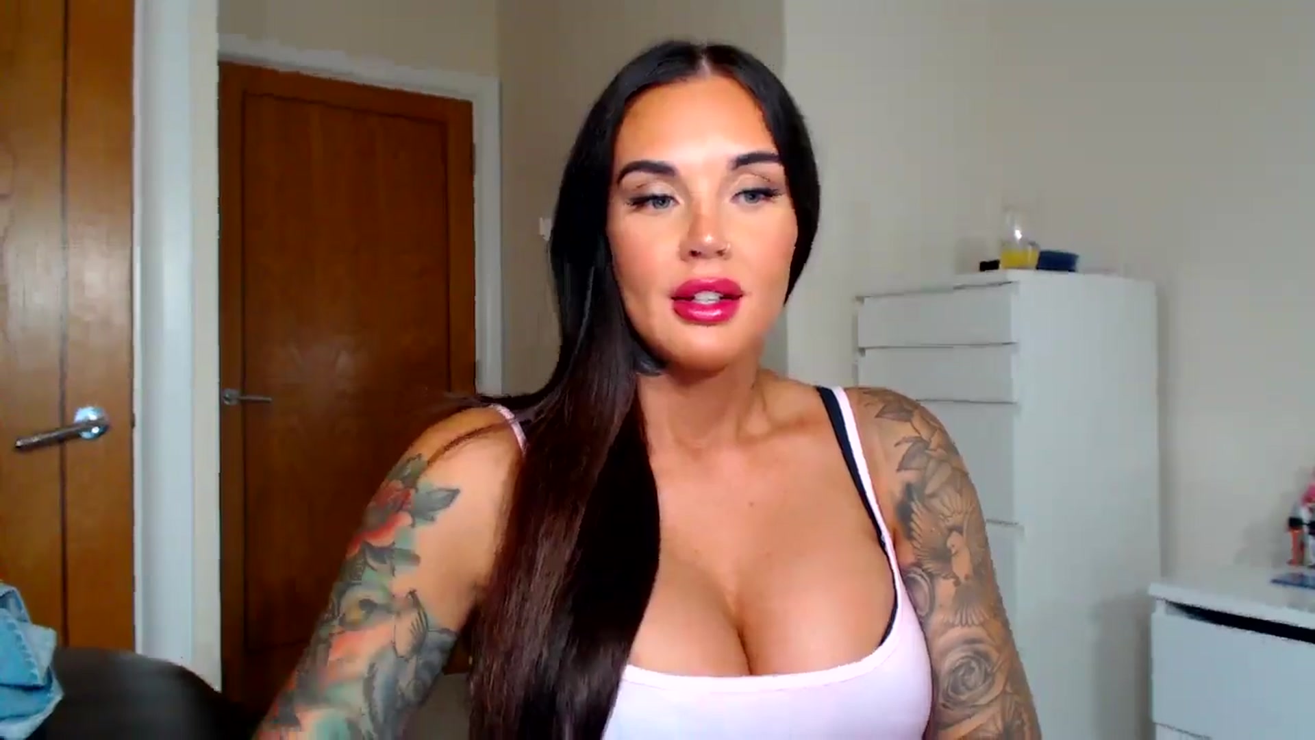 Gallery image thumbnail from teamtatt's myfreecams stream on, 09/16/2025, 20:36 image 5 of 20