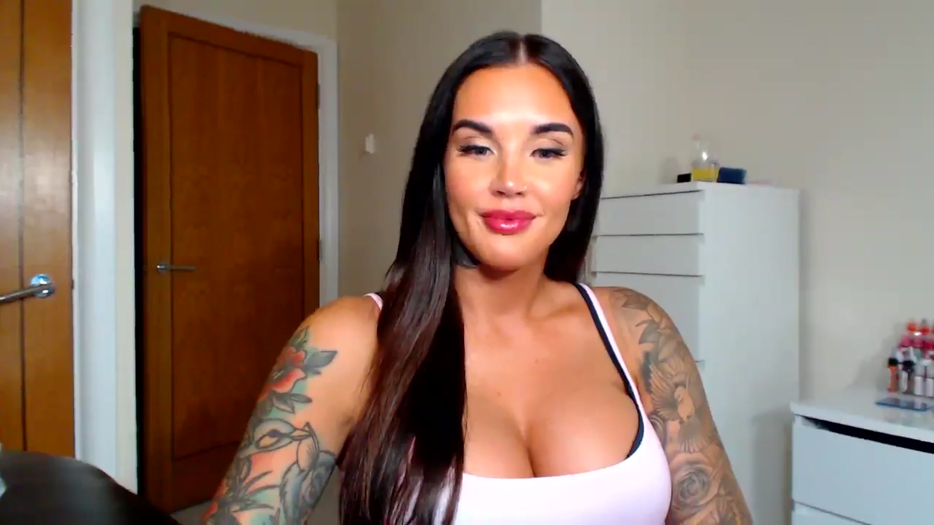 Gallery image thumbnail from teamtatt's myfreecams stream on, 09/17/2025, 24:00 image 14 of 20