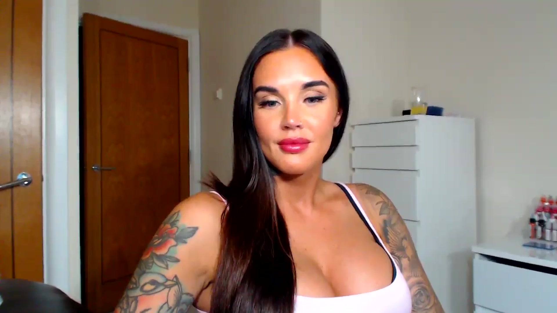 Gallery image thumbnail from teamtatt's myfreecams stream on, 09/17/2025, 24:18 image 4 of 20