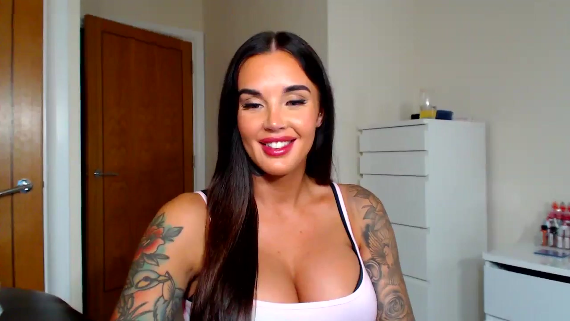 Gallery image thumbnail from teamtatt's myfreecams stream on, 09/17/2025, 24:18 image 16 of 20
