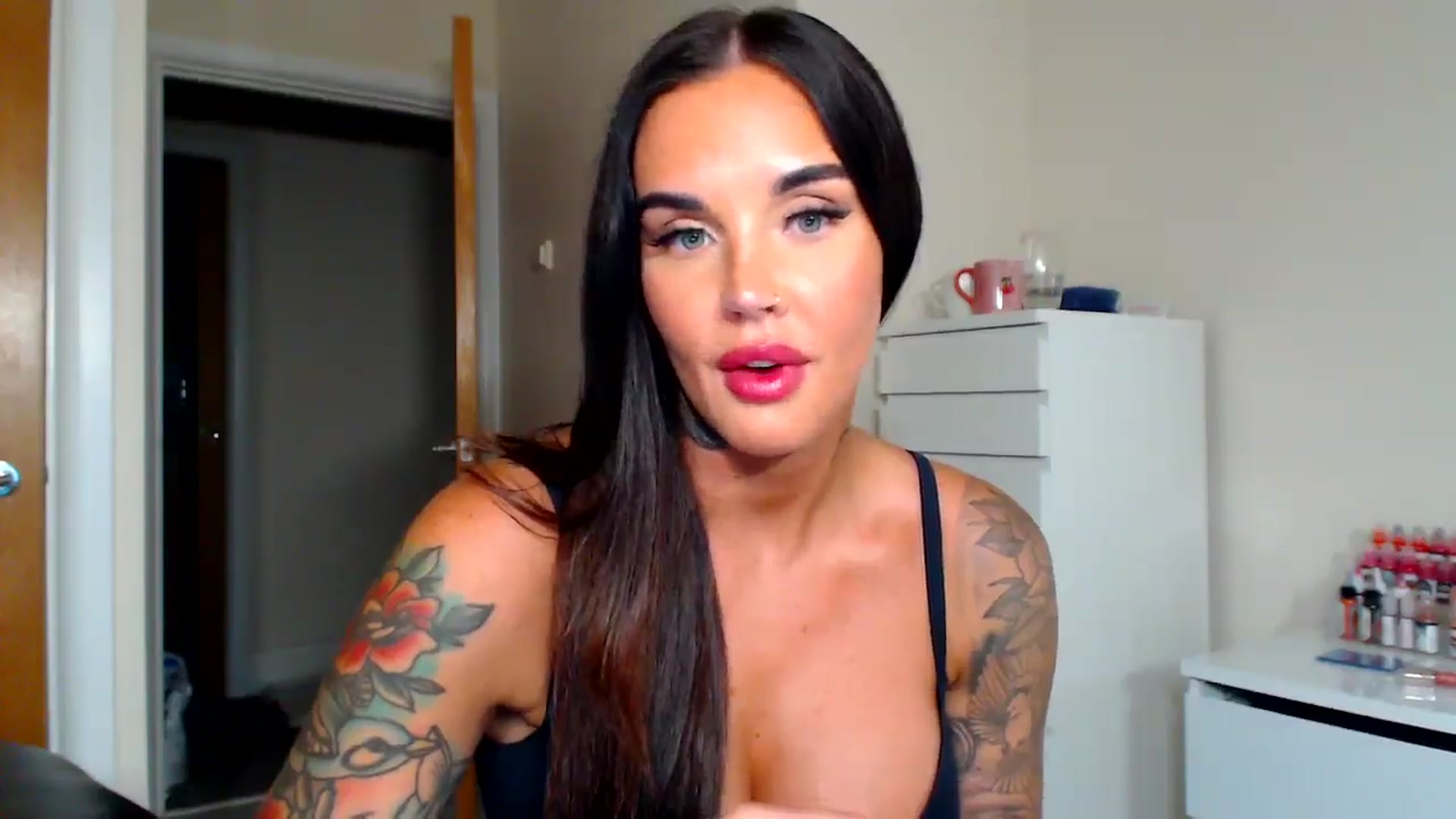 Gallery image thumbnail from teamtatt's myfreecams stream on, 09/17/2025, 01:47 image 16 of 20