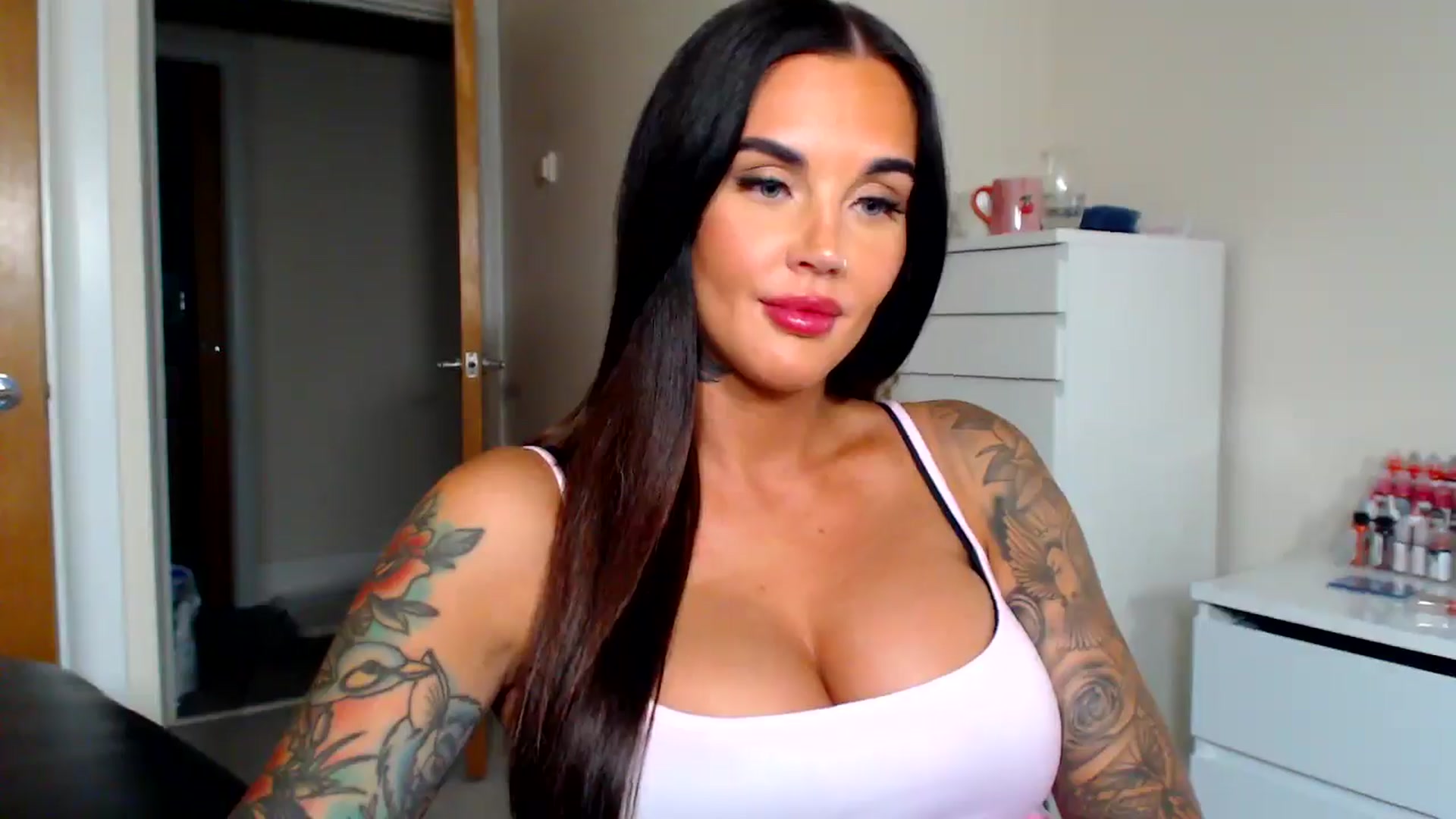 Gallery image thumbnail from teamtatt's myfreecams stream on, 09/17/2025, 01:47 image 9 of 20