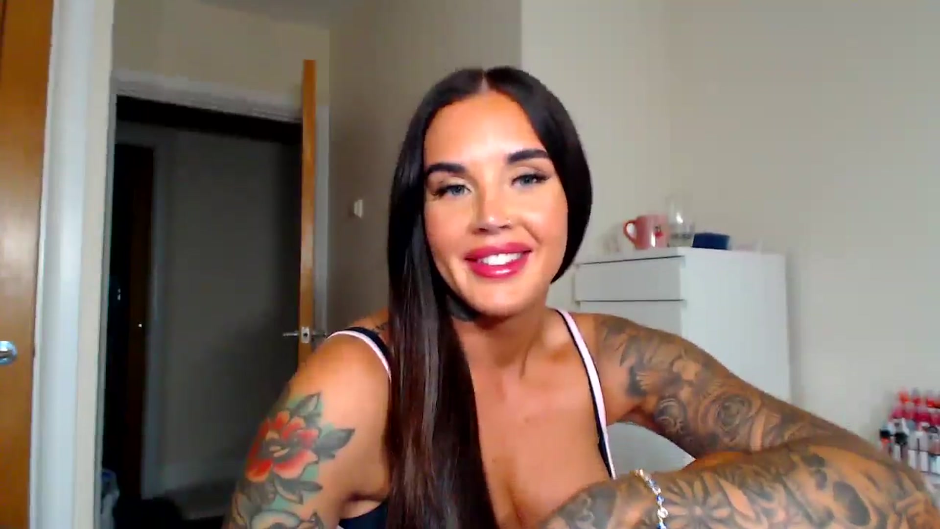 Gallery image thumbnail from teamtatt's myfreecams stream on, 09/17/2025, 01:47 image 12 of 20
