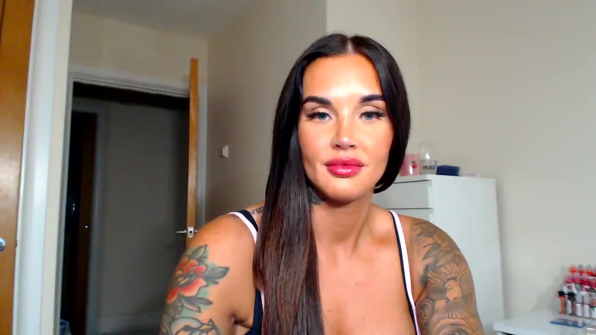 Gallery image thumbnail from teamtatt's myfreecams stream on, 09/17/2025, 01:47 image 3 of 20