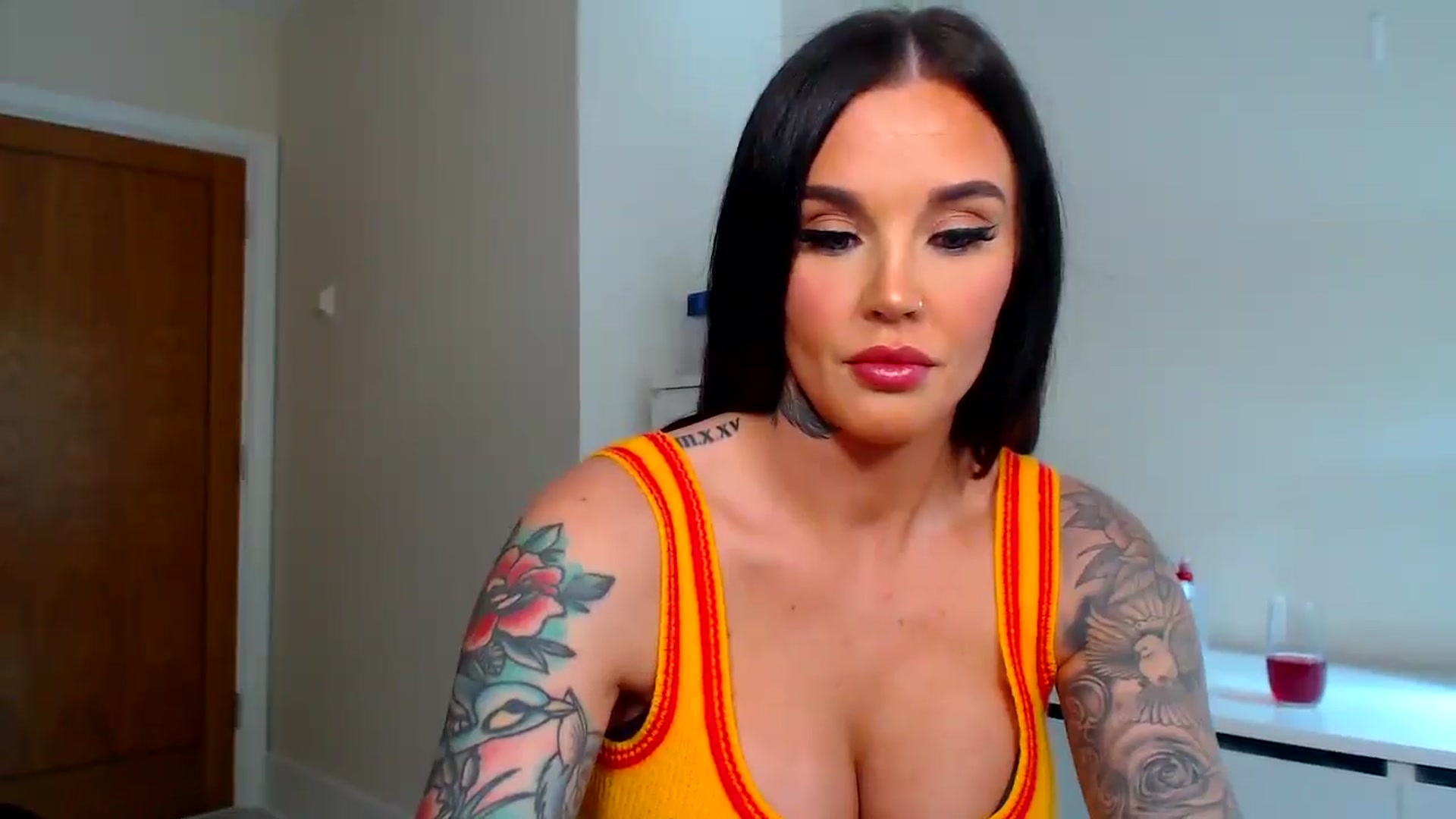 Gallery image thumbnail from teamtatt's myfreecams stream on, 10/04/2025, 13:55 image 7 of 20