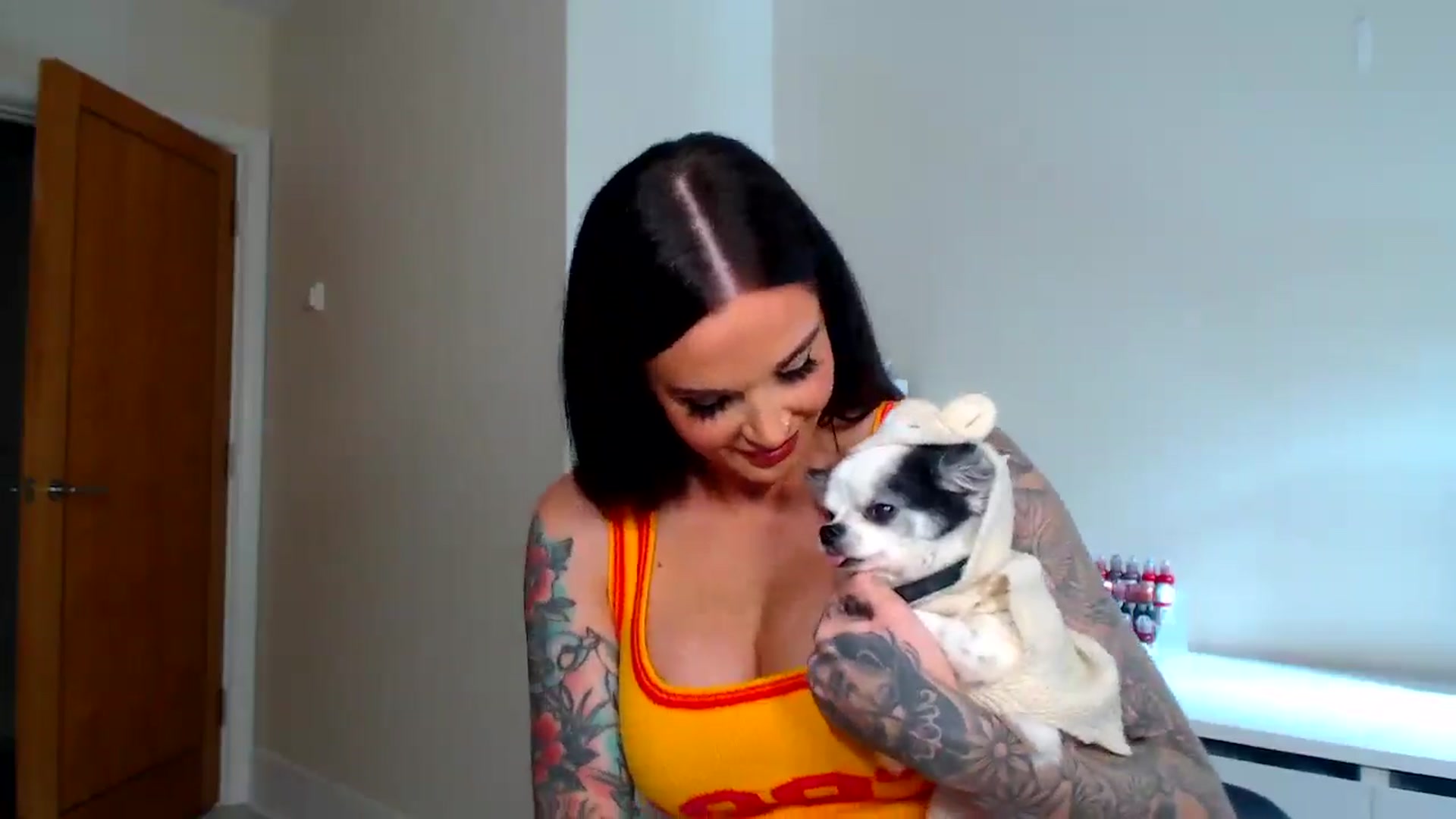 Gallery image thumbnail from teamtatt's myfreecams stream on, 10/04/2025, 13:55 image 3 of 20