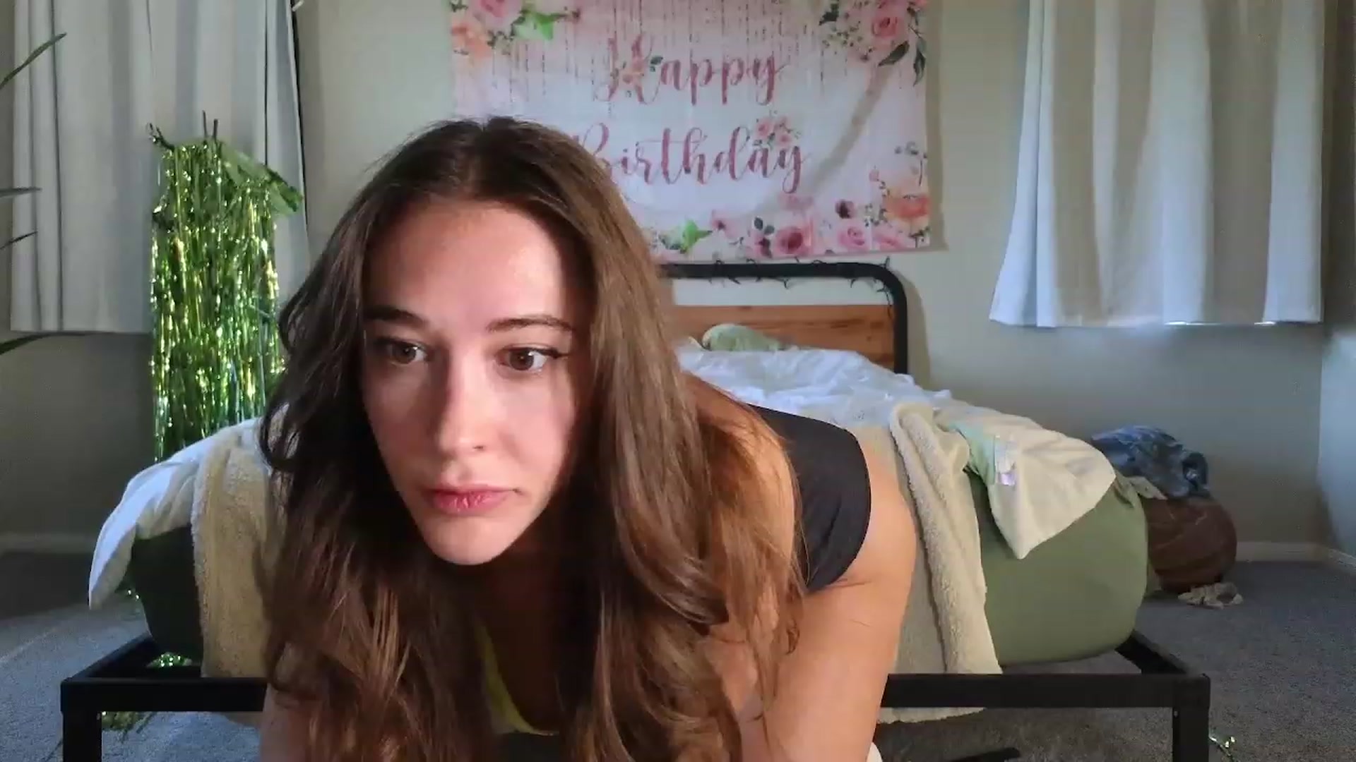 Gallery image thumbnail from tease4lisa's myfreecams stream on, 09/05/2023, 14:42 image 10 of 20