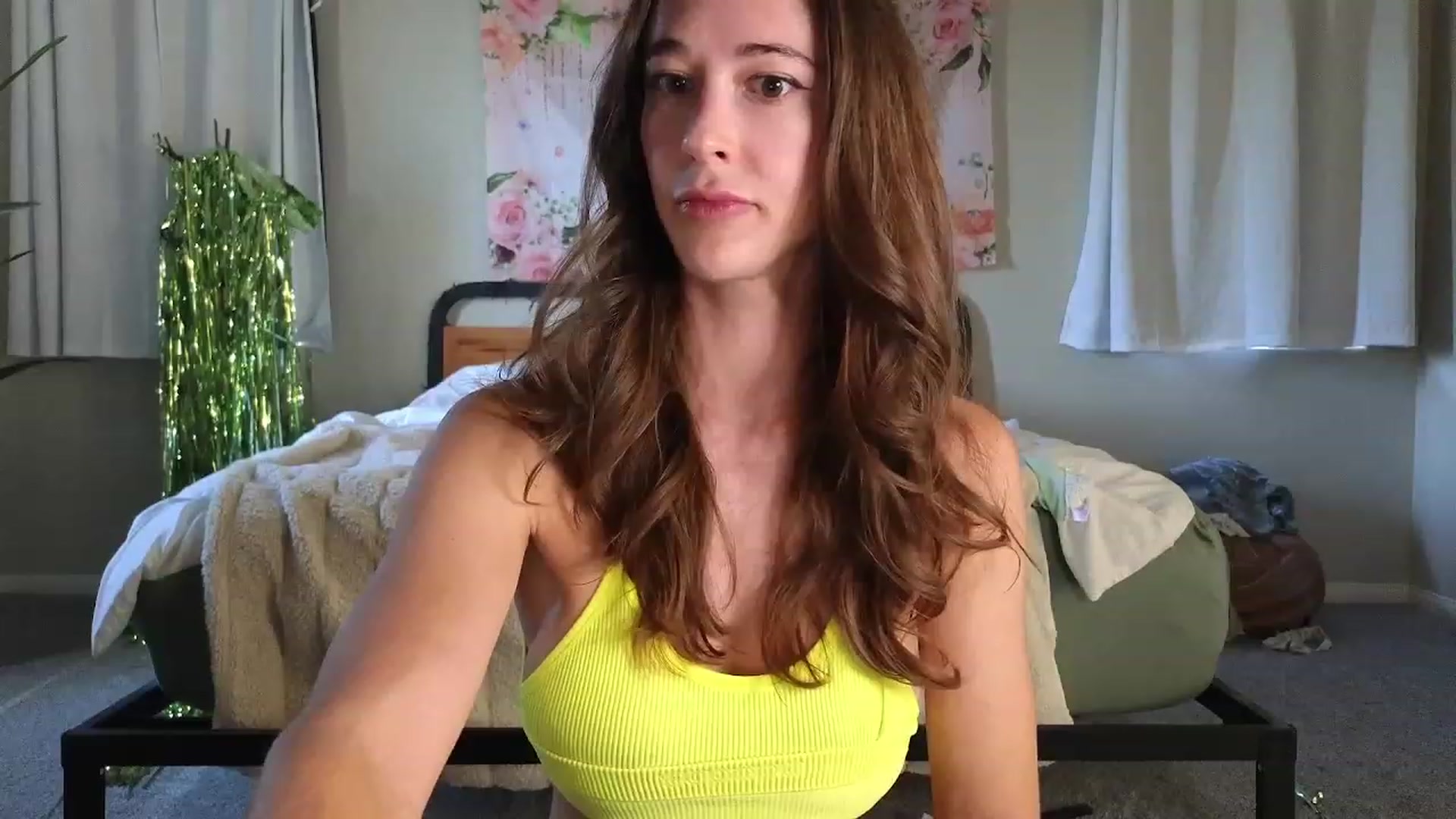 Gallery image thumbnail from tease4lisa's myfreecams stream on, 09/05/2023, 14:42 image 8 of 20