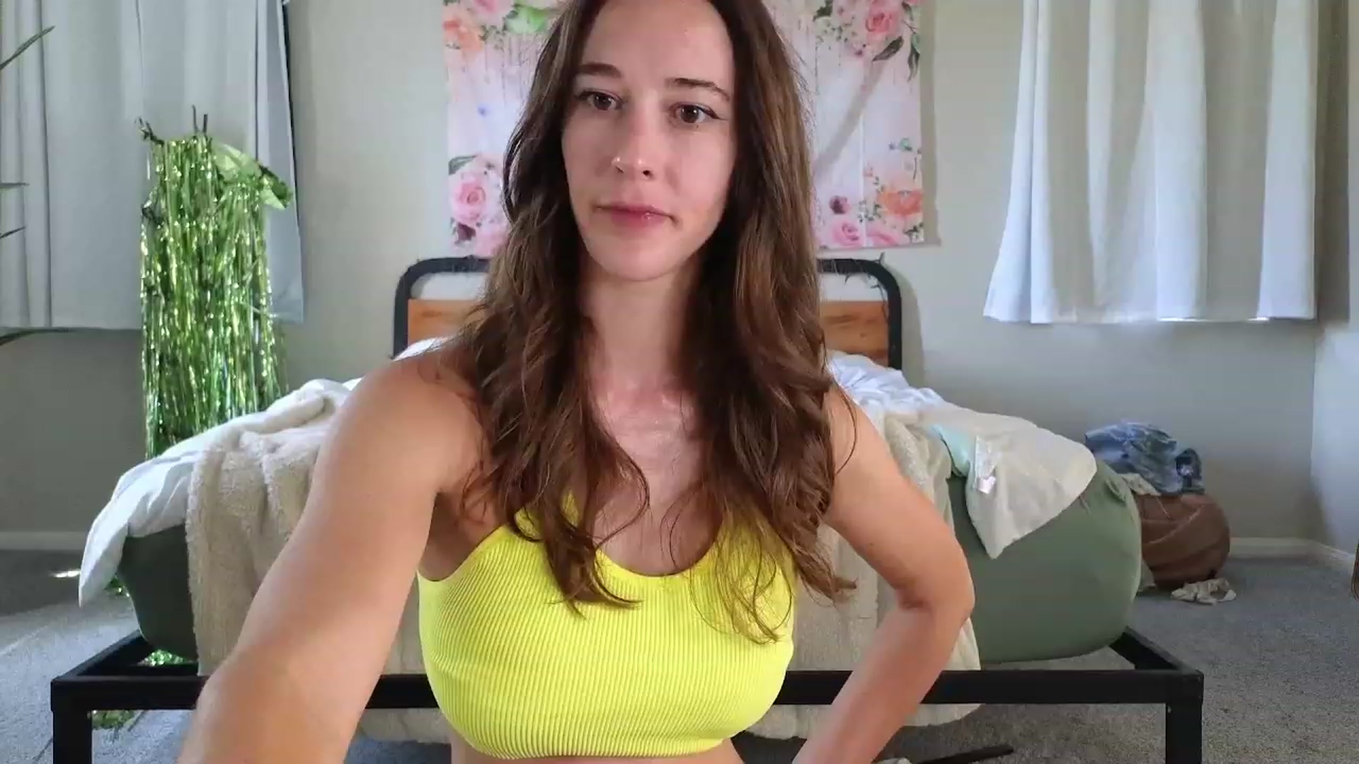 Gallery image thumbnail from tease4lisa's myfreecams stream on, 09/05/2023, 17:43 image 7 of 20