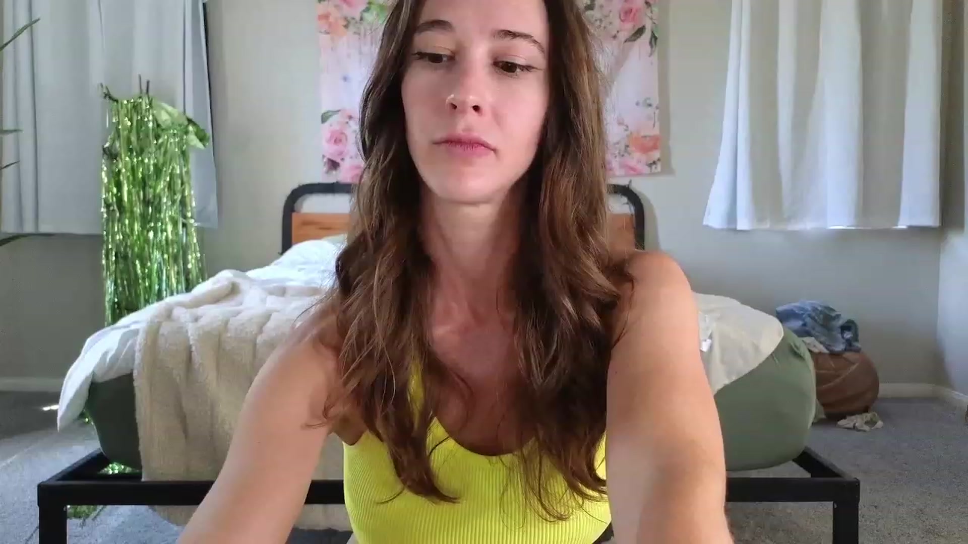 Gallery image thumbnail from tease4lisa's myfreecams stream on, 09/05/2023, 17:43 image 5 of 20