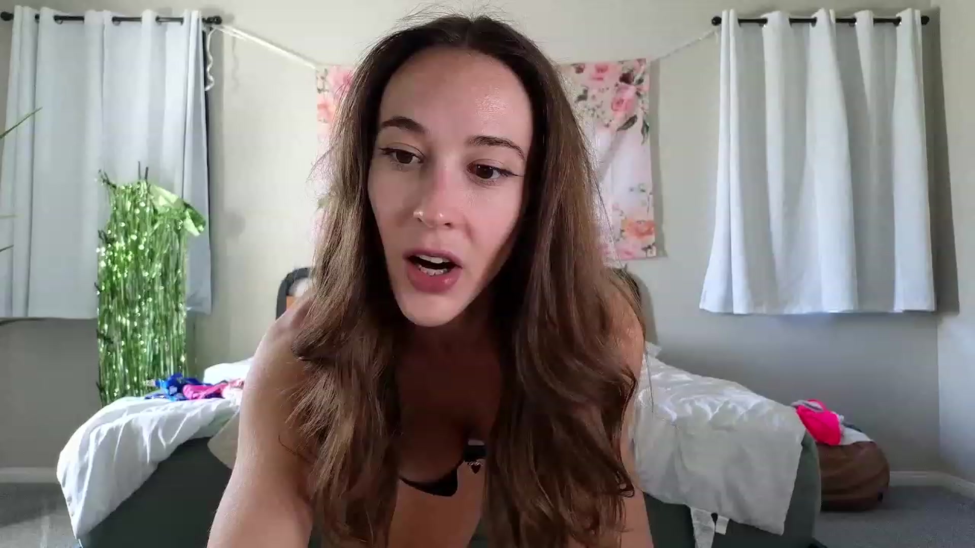 Gallery image thumbnail from tease4lisa's myfreecams stream on, 09/07/2023, 20:48 image 5 of 20