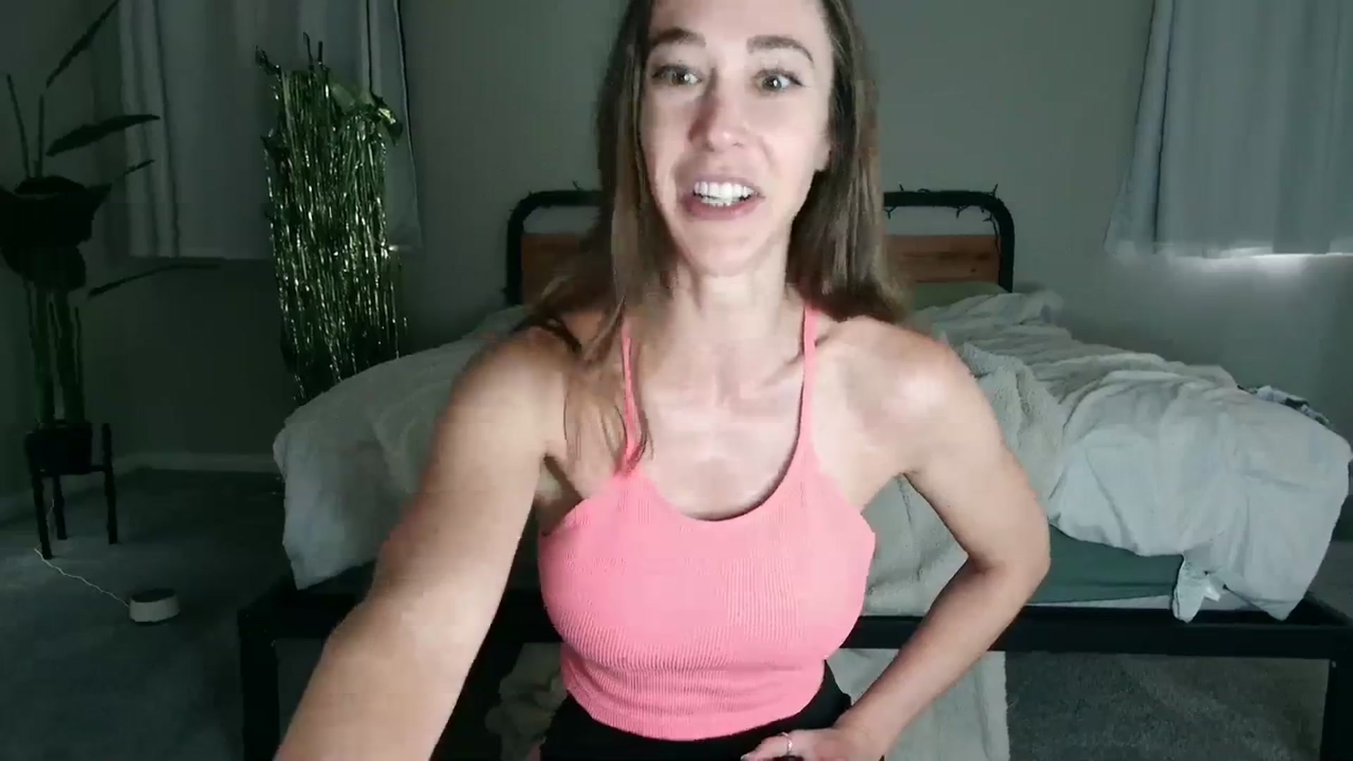 Gallery image thumbnail from tease4lisa's myfreecams stream on, 09/30/2023, 16:14 image 2 of 20