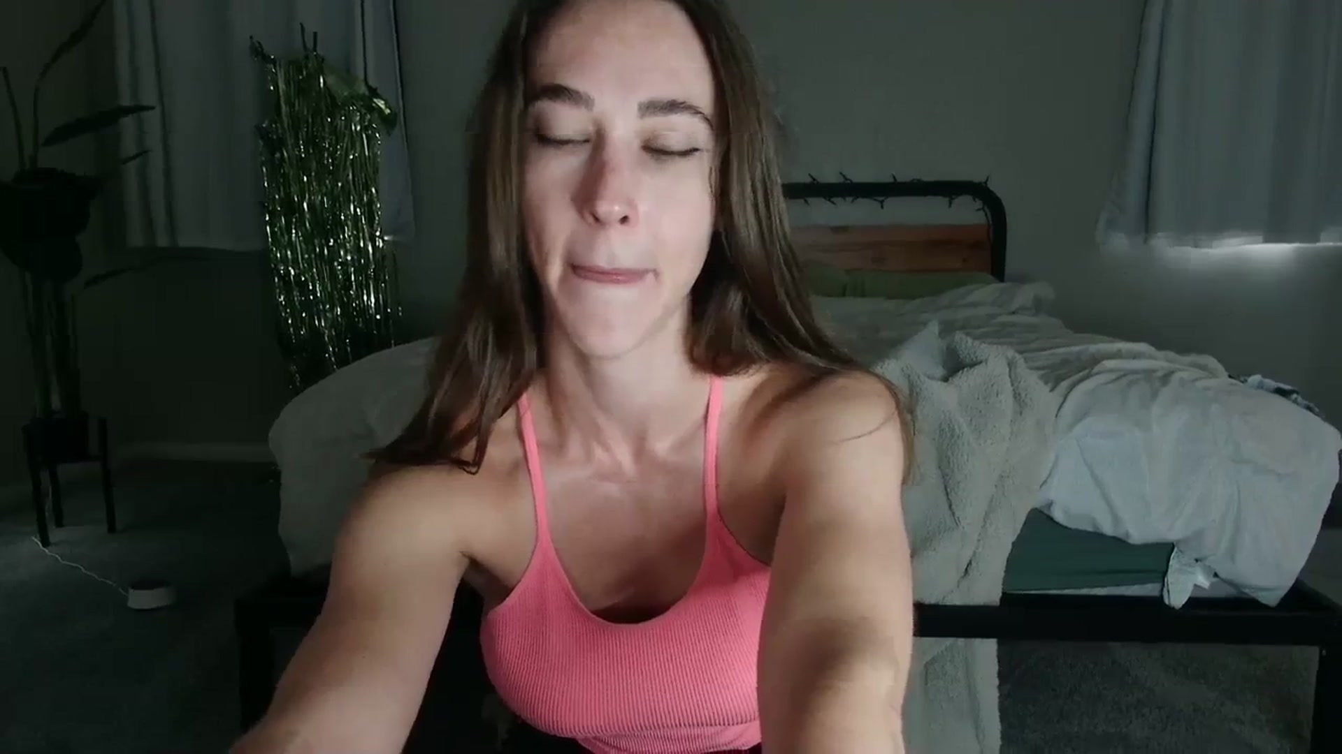 Gallery image thumbnail from tease4lisa's myfreecams stream on, 09/30/2023, 16:14 image 4 of 20