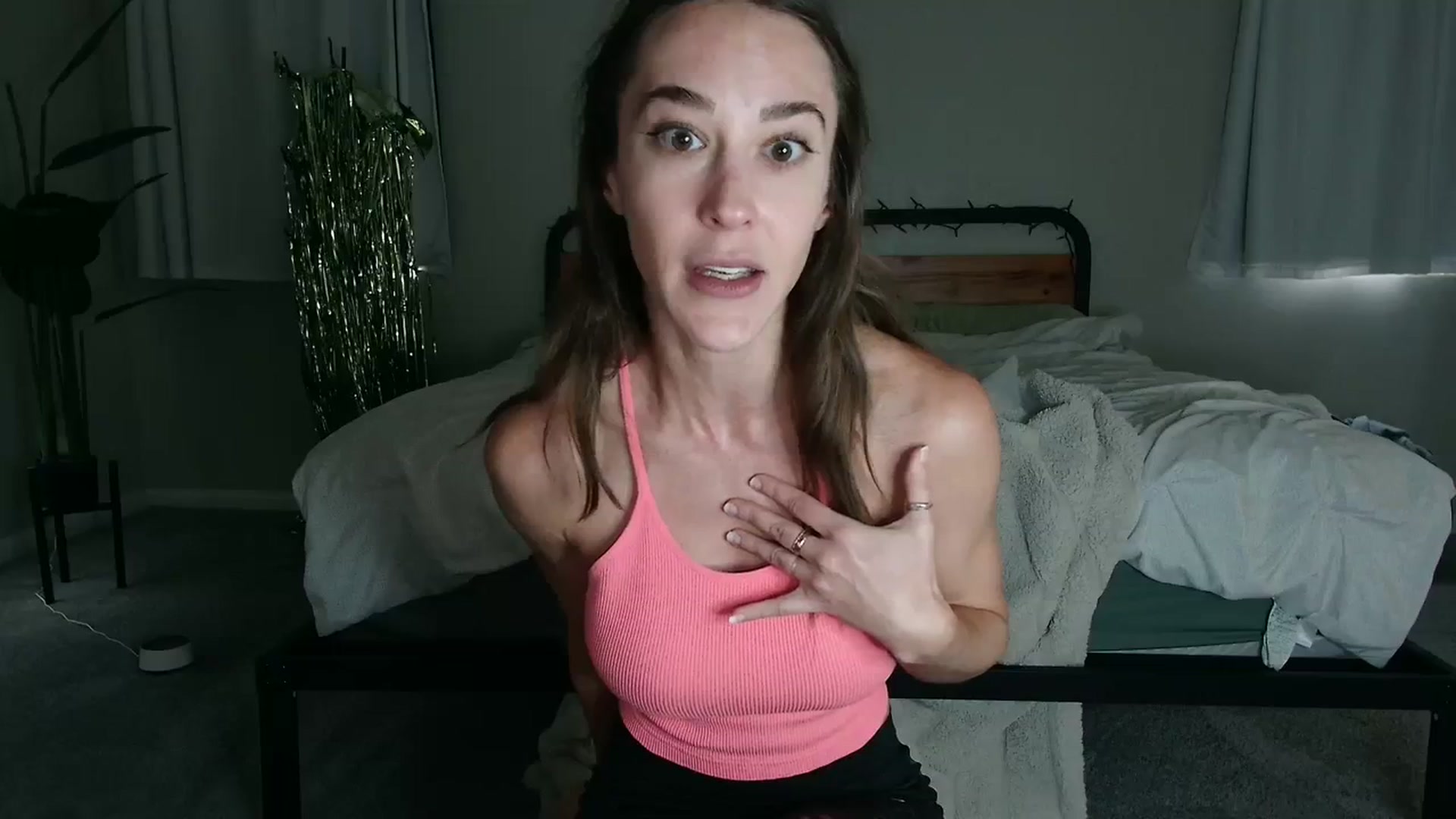 Gallery image thumbnail from tease4lisa's myfreecams stream on, 09/30/2023, 16:14 image 3 of 20