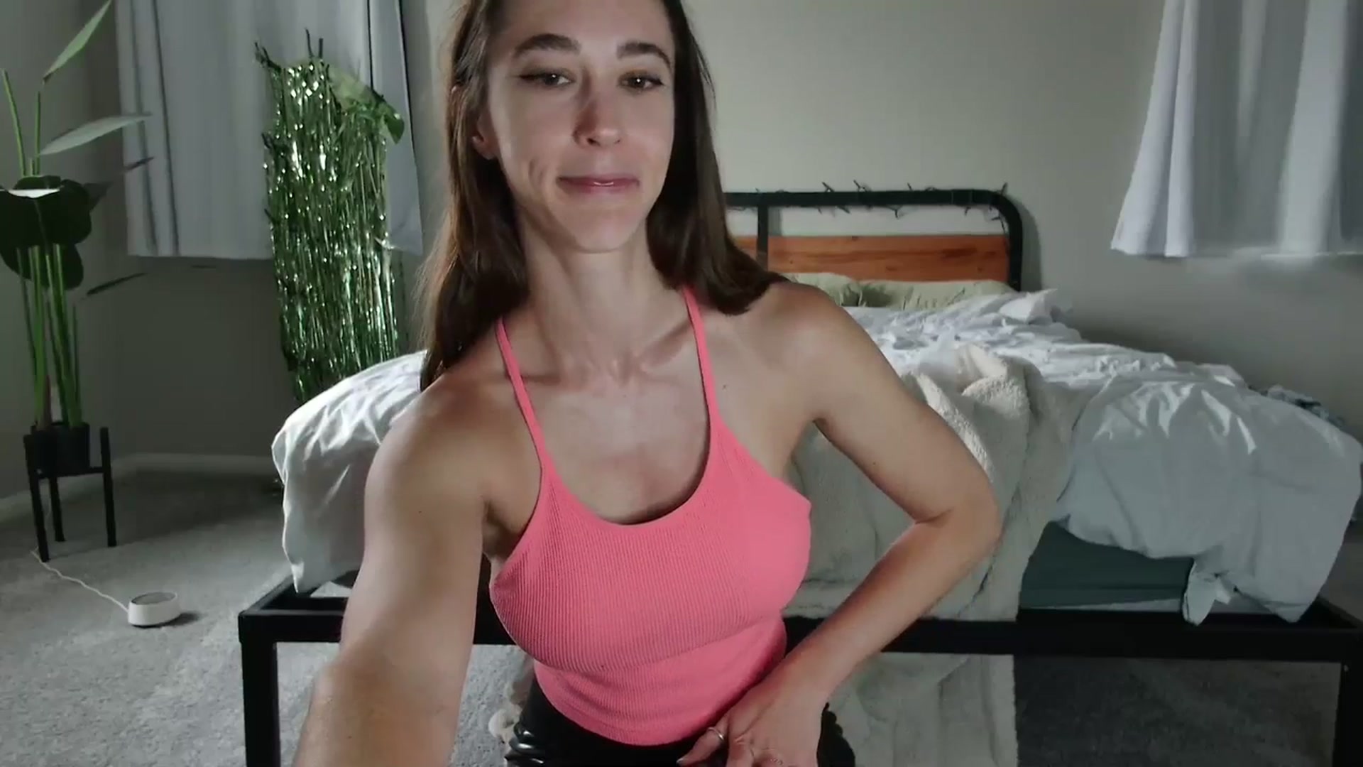 Gallery image thumbnail from tease4lisa's myfreecams stream on, 09/30/2023, 16:14 image 10 of 20