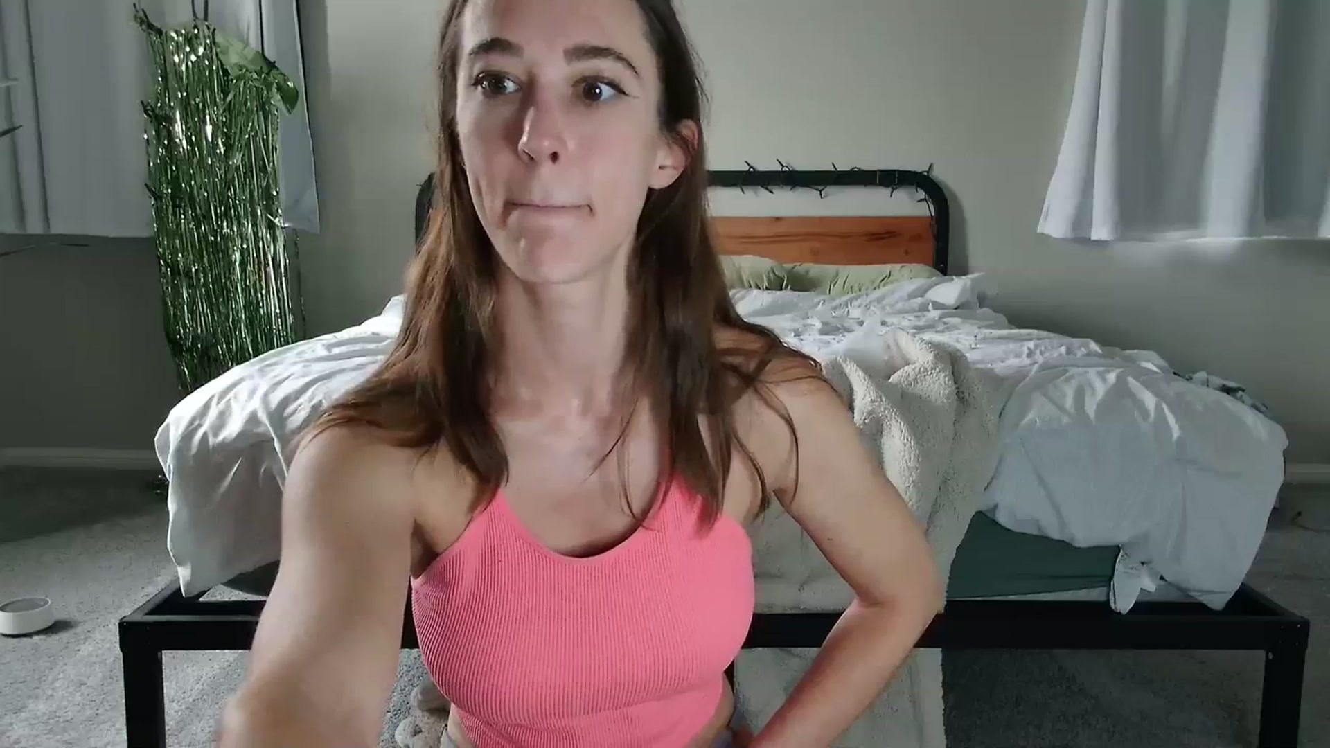 Gallery image thumbnail from tease4lisa's myfreecams stream on, 09/30/2023, 16:14 image 17 of 20