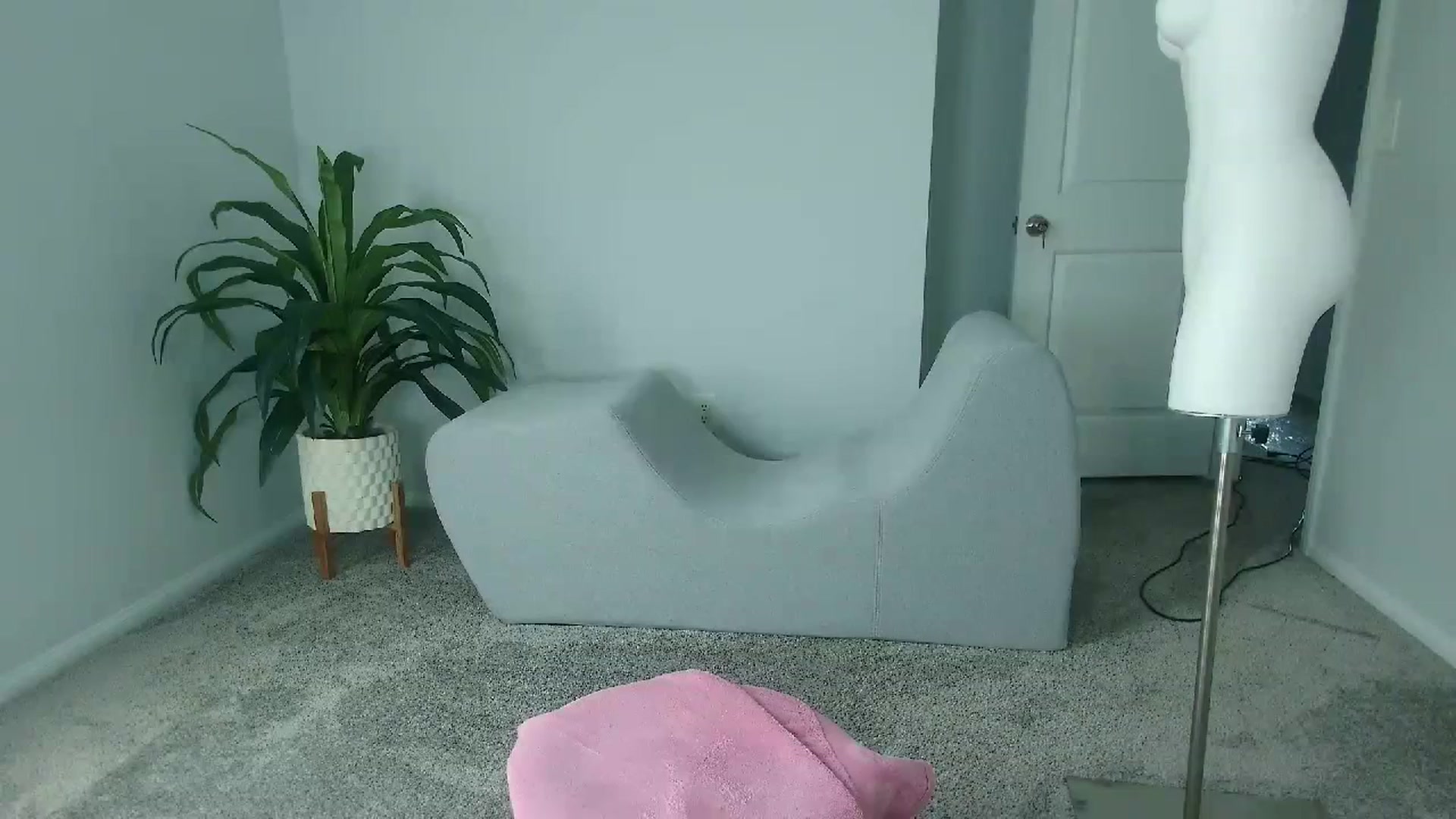 Gallery image thumbnail from tease4lisa's myfreecams stream on, 11/02/2023, 23:16 image 4 of 20