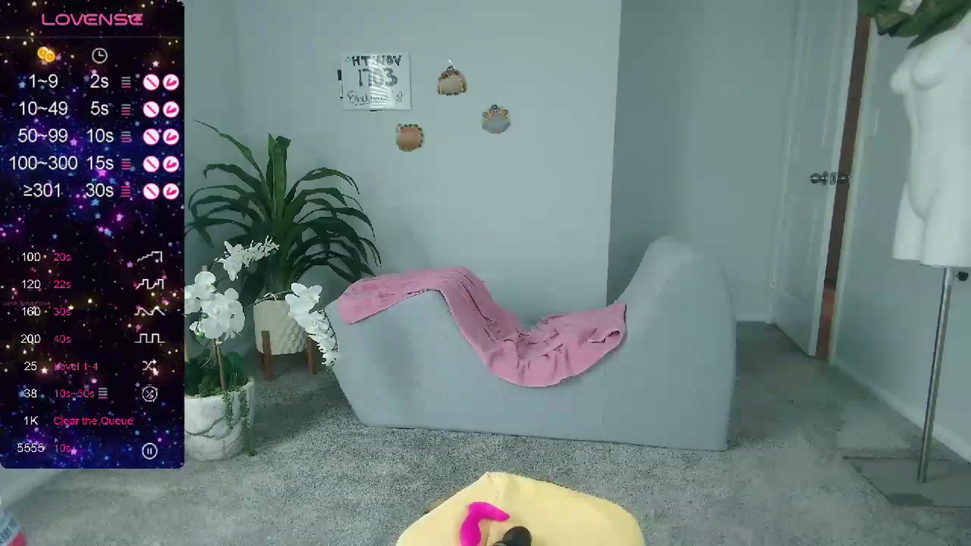 Gallery image thumbnail from tease4lisa's myfreecams stream on, 11/22/2023, 22:41 image 7 of 20