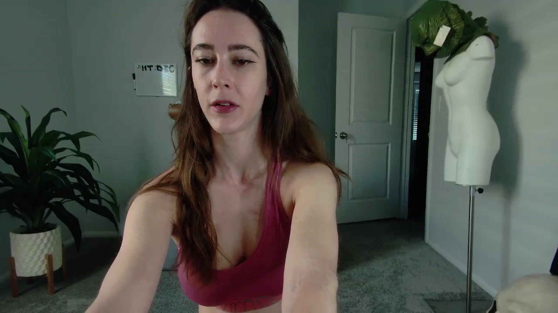 Gallery image thumbnail from tease4lisa's myfreecams stream on, 12/05/2023, 19:47 image 13 of 20