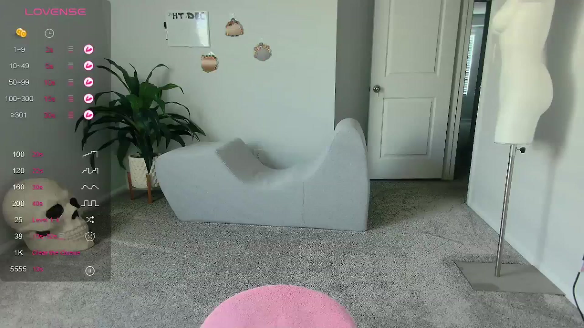 Gallery image thumbnail from tease4lisa's myfreecams stream on, 12/08/2023, 19:05 image 1 of 20