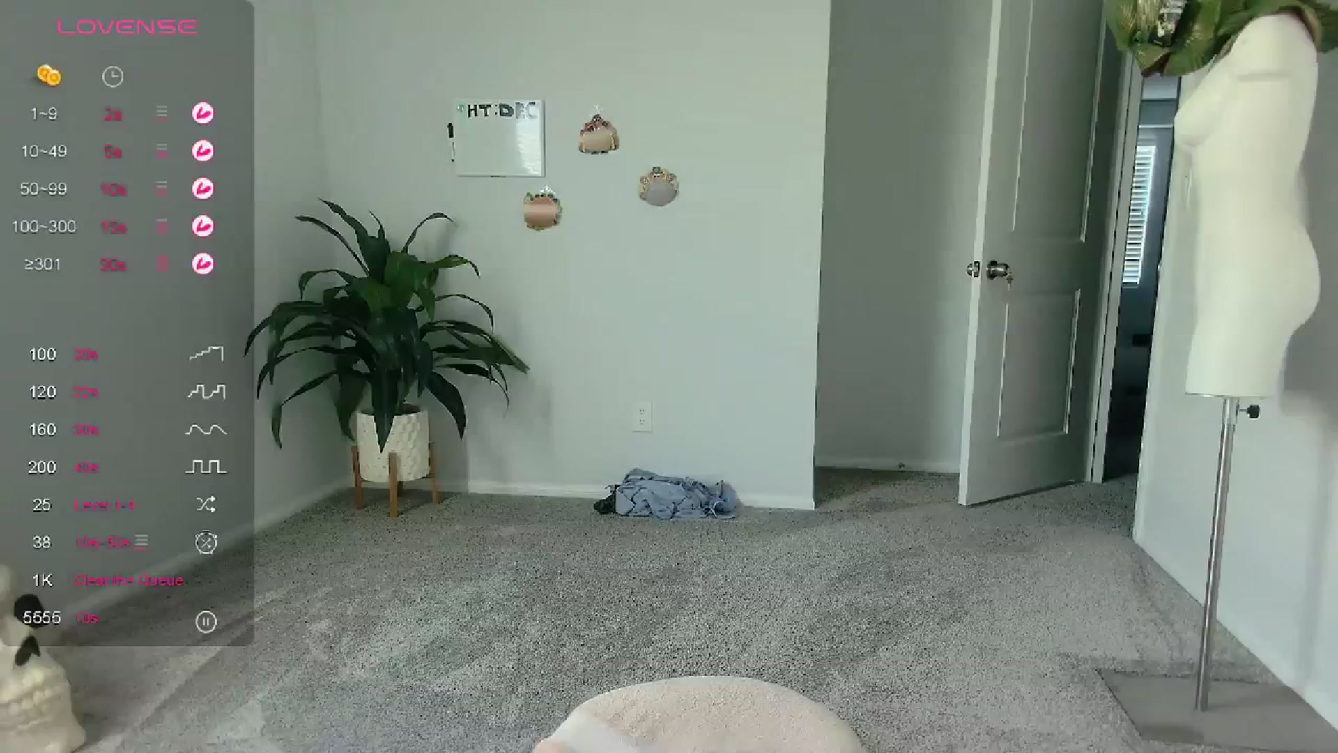Gallery image thumbnail from tease4lisa's myfreecams stream on, 12/14/2023, 20:03 image 3 of 20