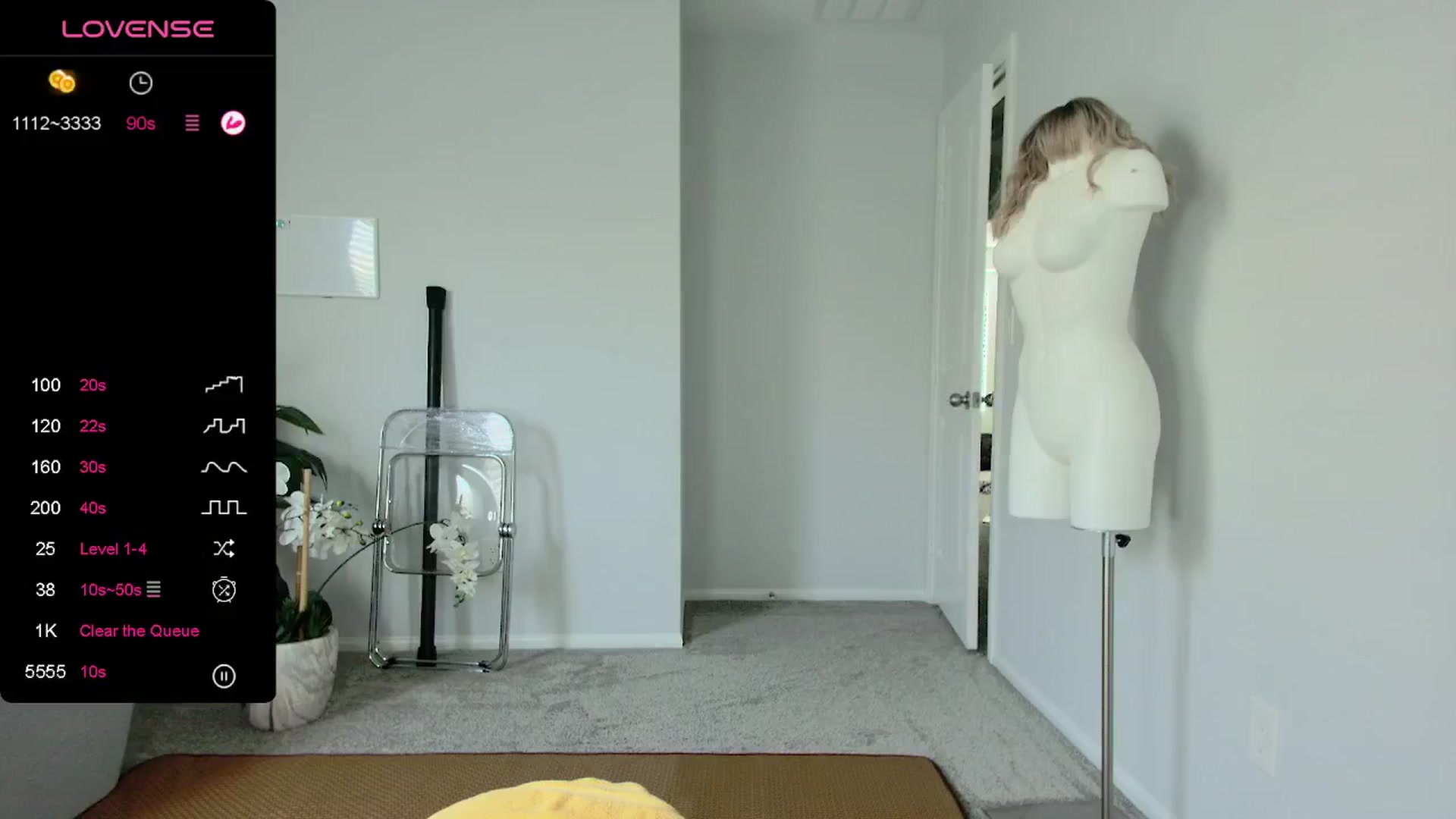Gallery image thumbnail from tease4lisa's myfreecams stream on, 05/23/2024, 18:40 image 14 of 20