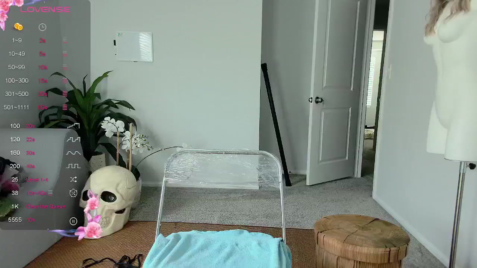 Gallery image thumbnail from tease4lisa's myfreecams stream on, 07/10/2024, 18:41 image 15 of 20