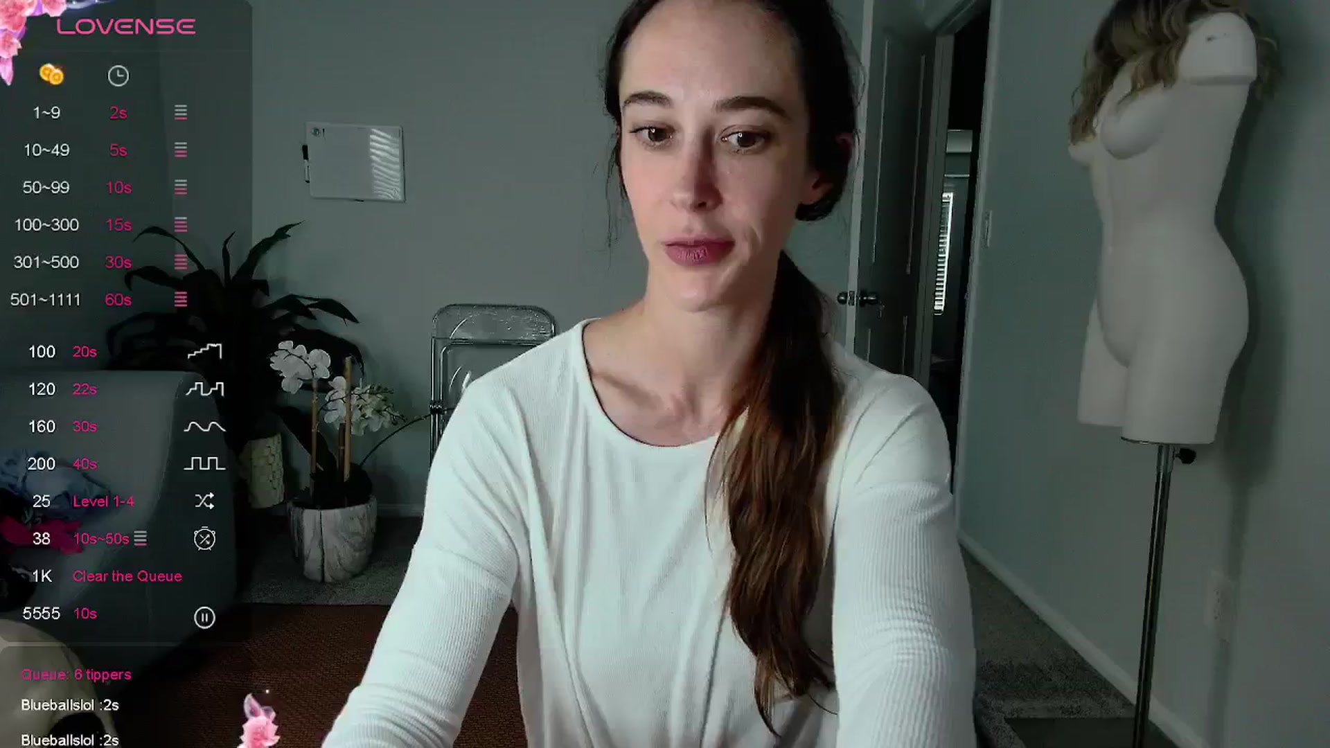 Gallery image thumbnail from tease4lisa's myfreecams stream on, 07/19/2024, 22:06 image 1 of 20