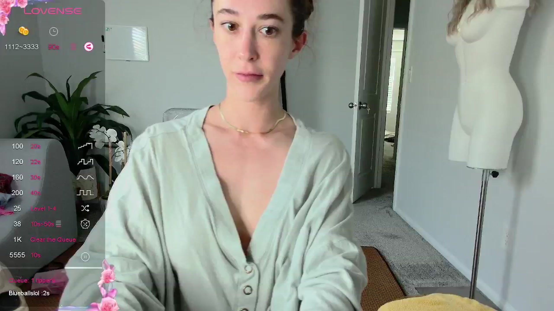 Gallery image thumbnail from tease4lisa's myfreecams stream on, 07/22/2024, 17:49 image 15 of 20