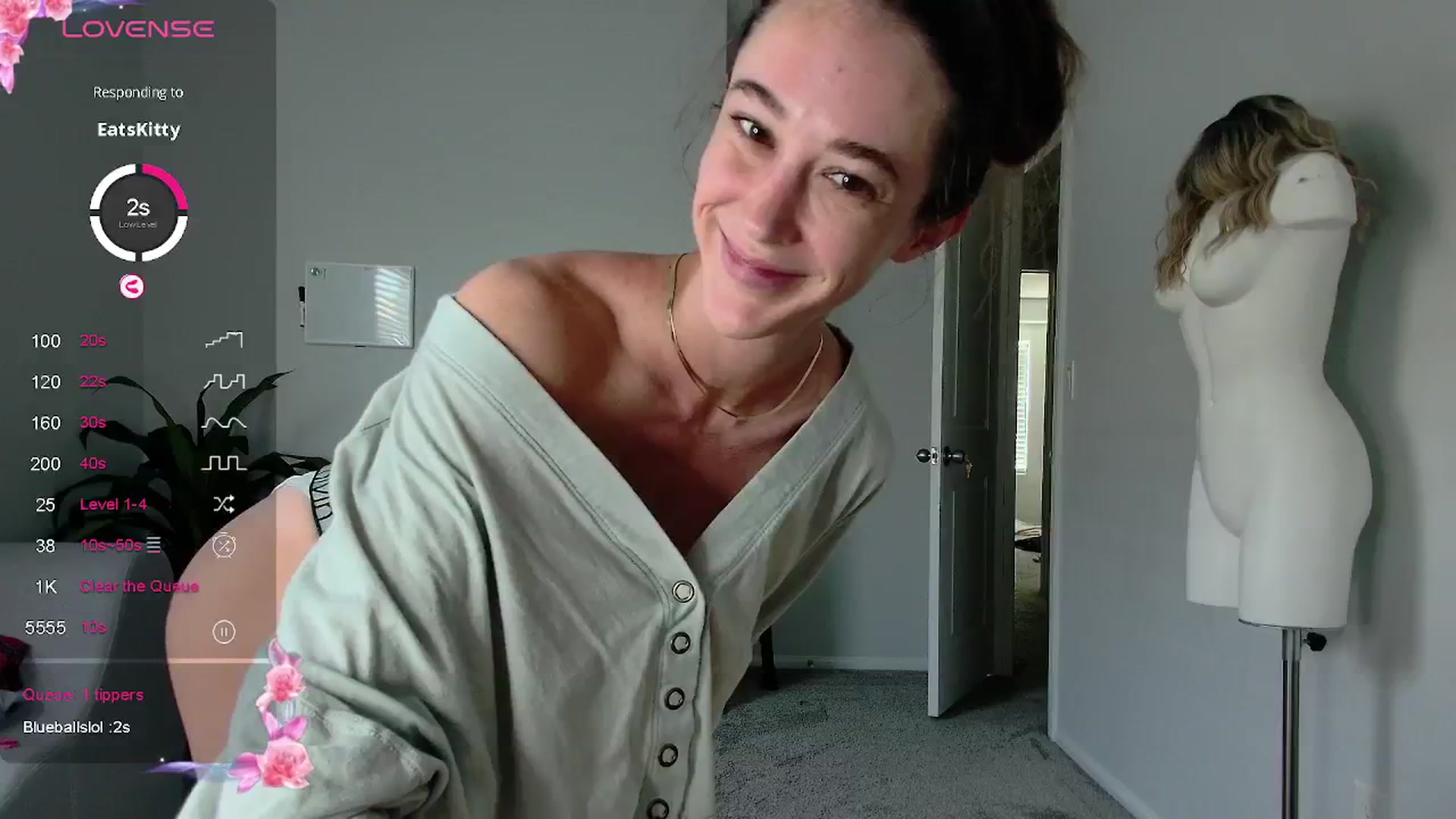 Gallery image thumbnail from tease4lisa's myfreecams stream on, 07/22/2024, 17:49 image 3 of 20