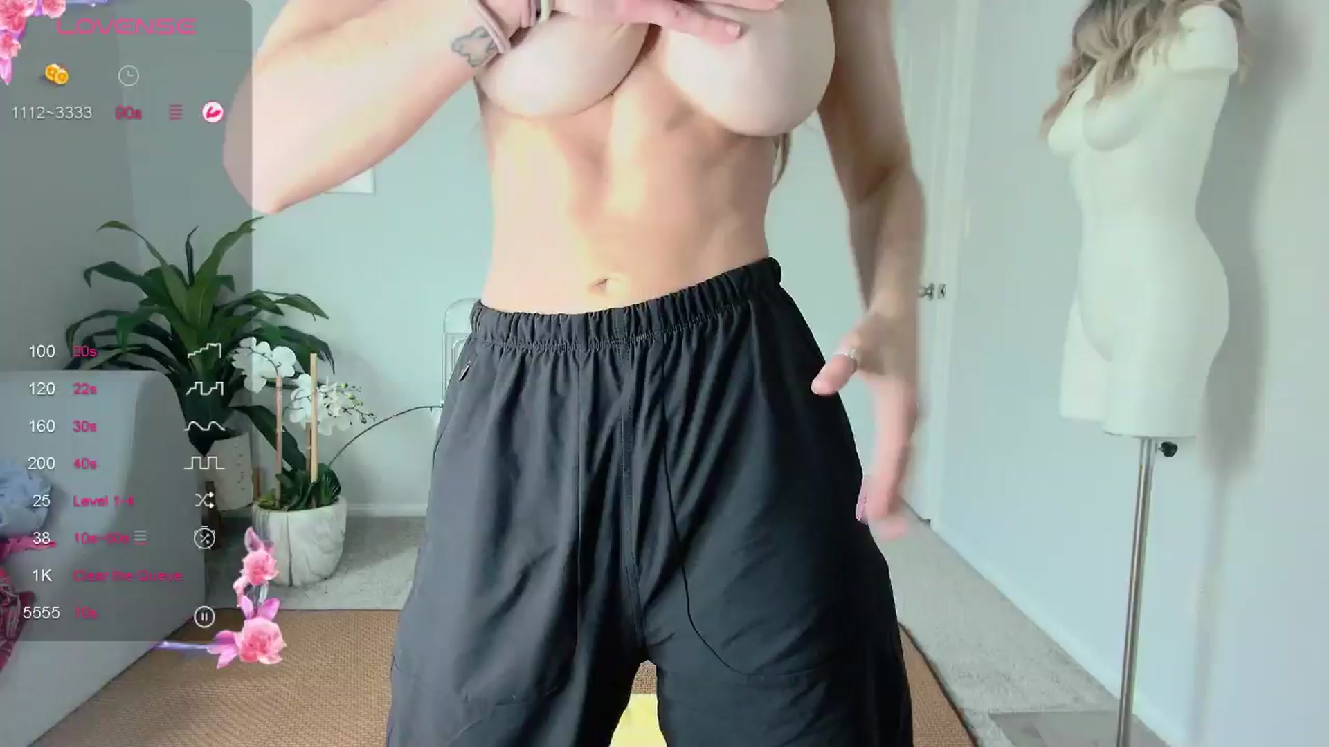 Gallery image thumbnail from tease4lisa's myfreecams stream on, 08/01/2024, 18:03 image 4 of 20