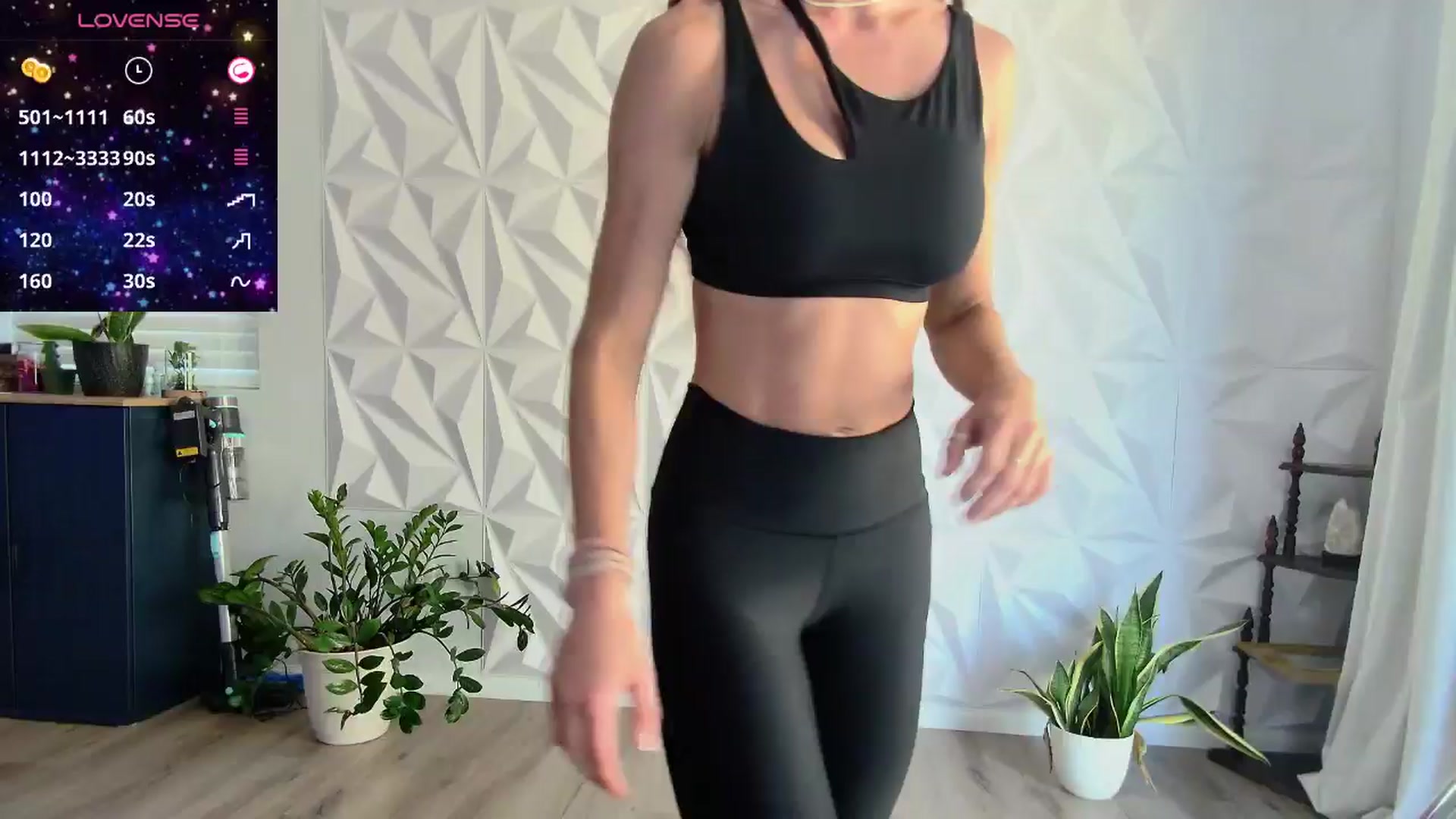 Gallery image thumbnail from tease4lisa's myfreecams stream on, 10/04/2024, 20:12 image 3 of 20