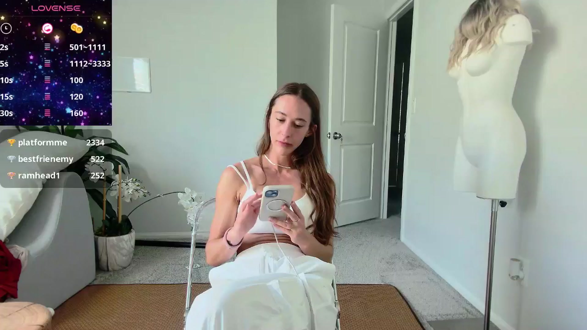 Gallery image thumbnail from tease4lisa's myfreecams stream on, 10/08/2024, 19:10 image 7 of 20