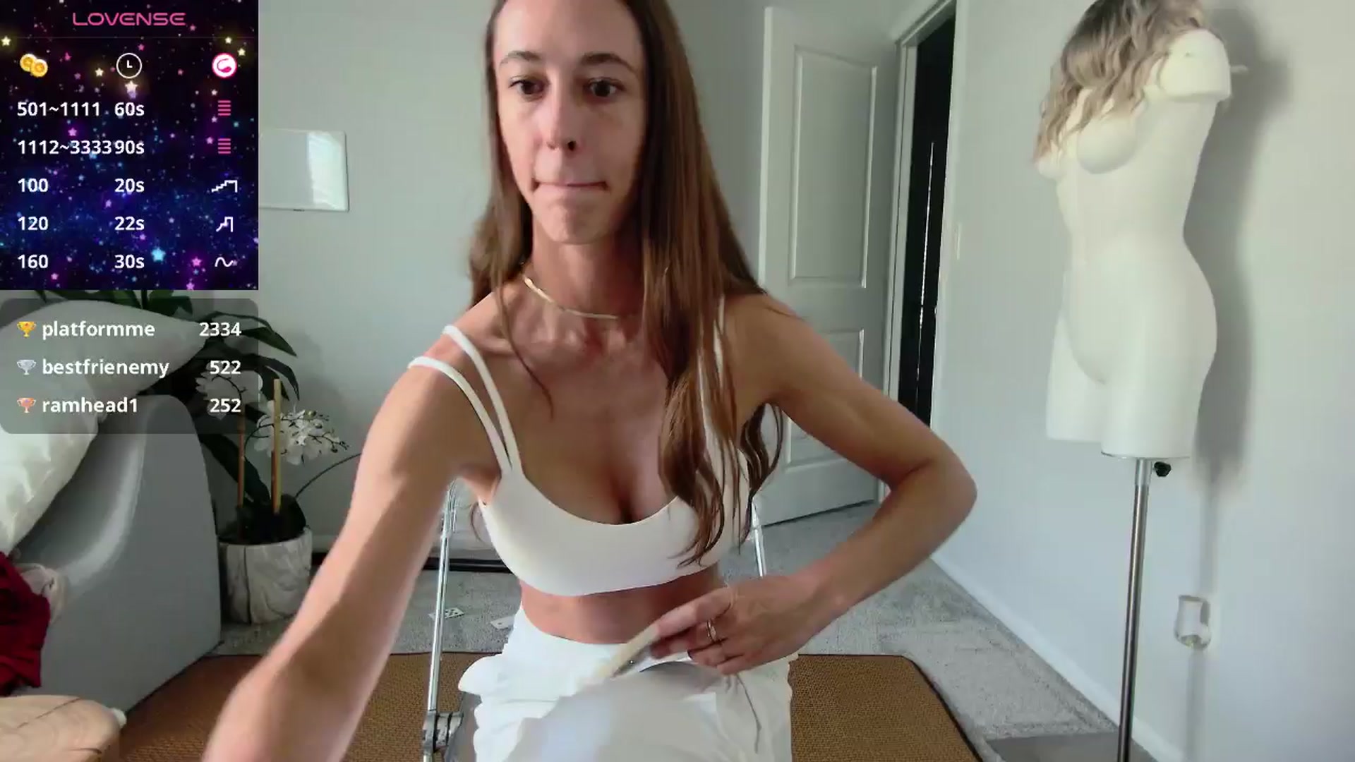 Gallery image thumbnail from tease4lisa's myfreecams stream on, 10/08/2024, 19:10 image 8 of 20